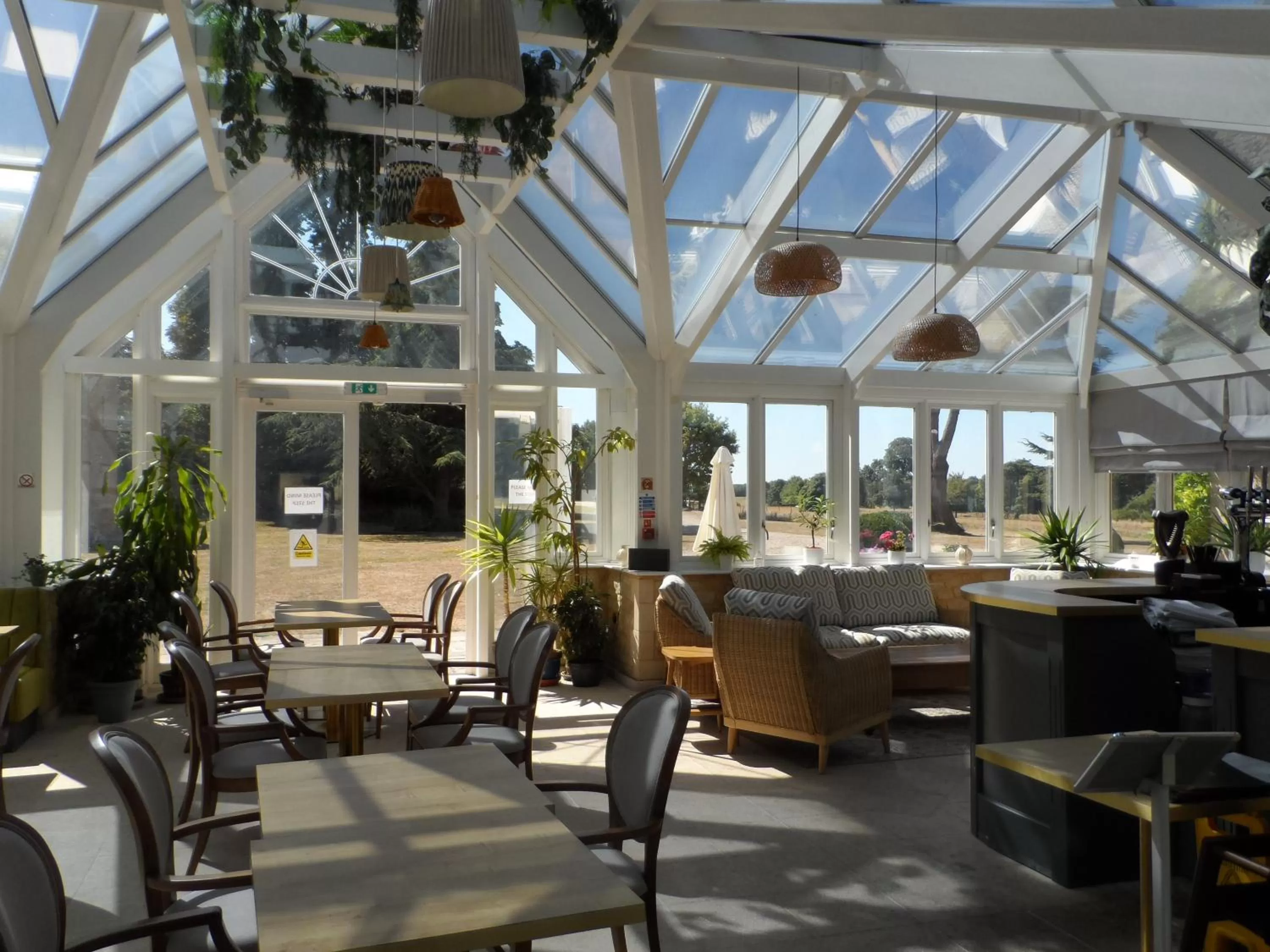 Restaurant/places to eat in Stanton House Hotel