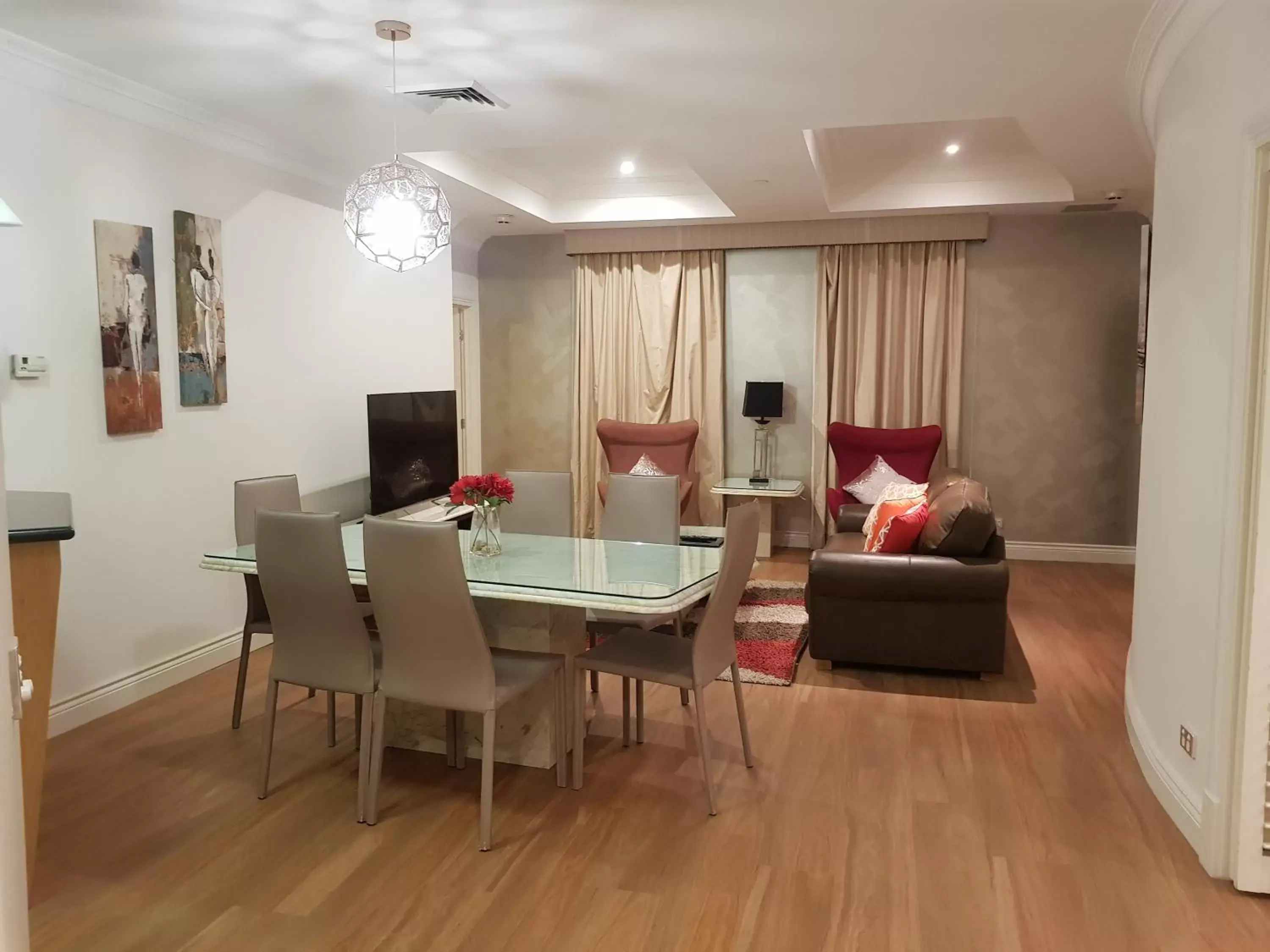 Seating area, Dining Area in MacArthur Chambers