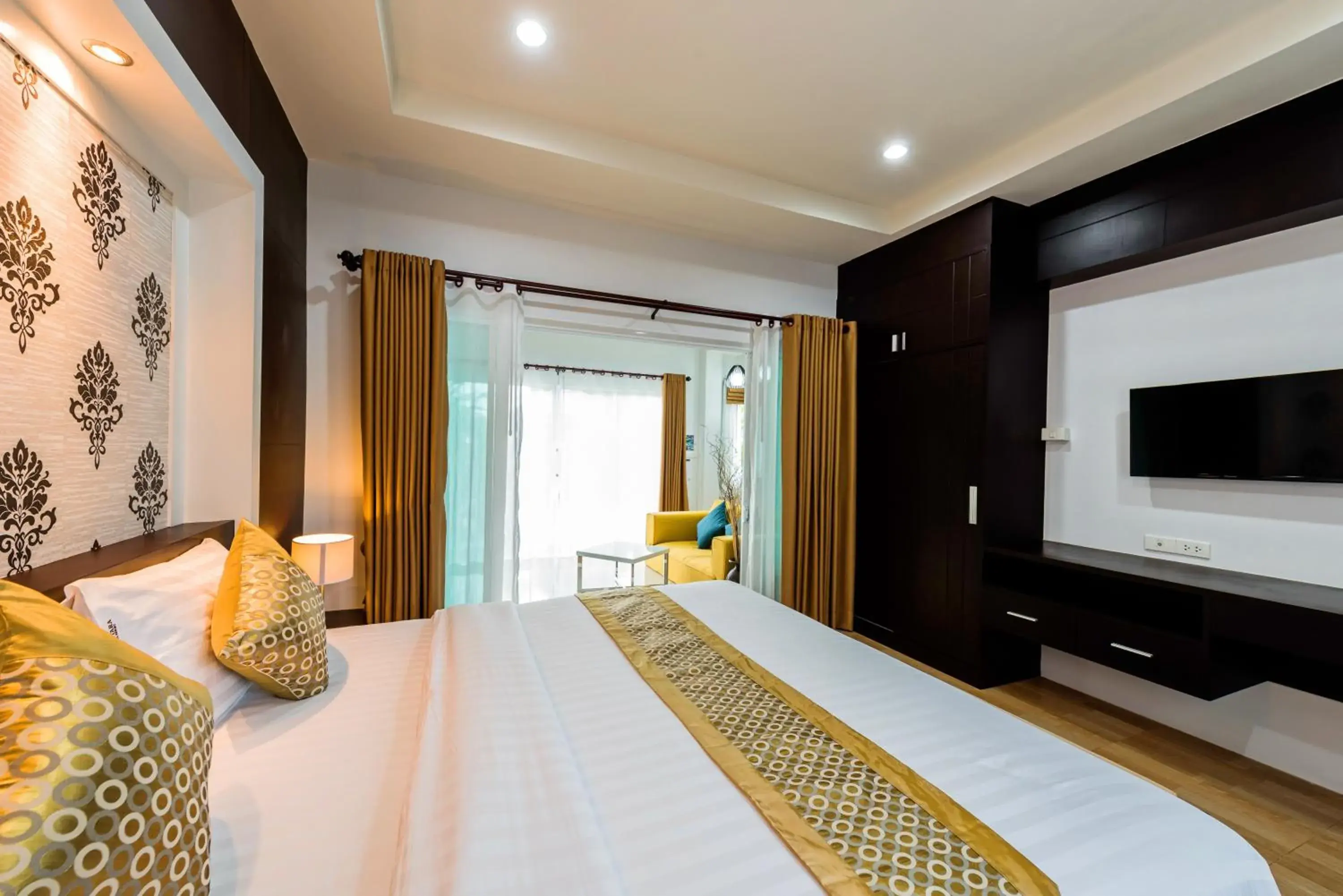 Bed in Phutara Lanta Resort (SHA Plus)