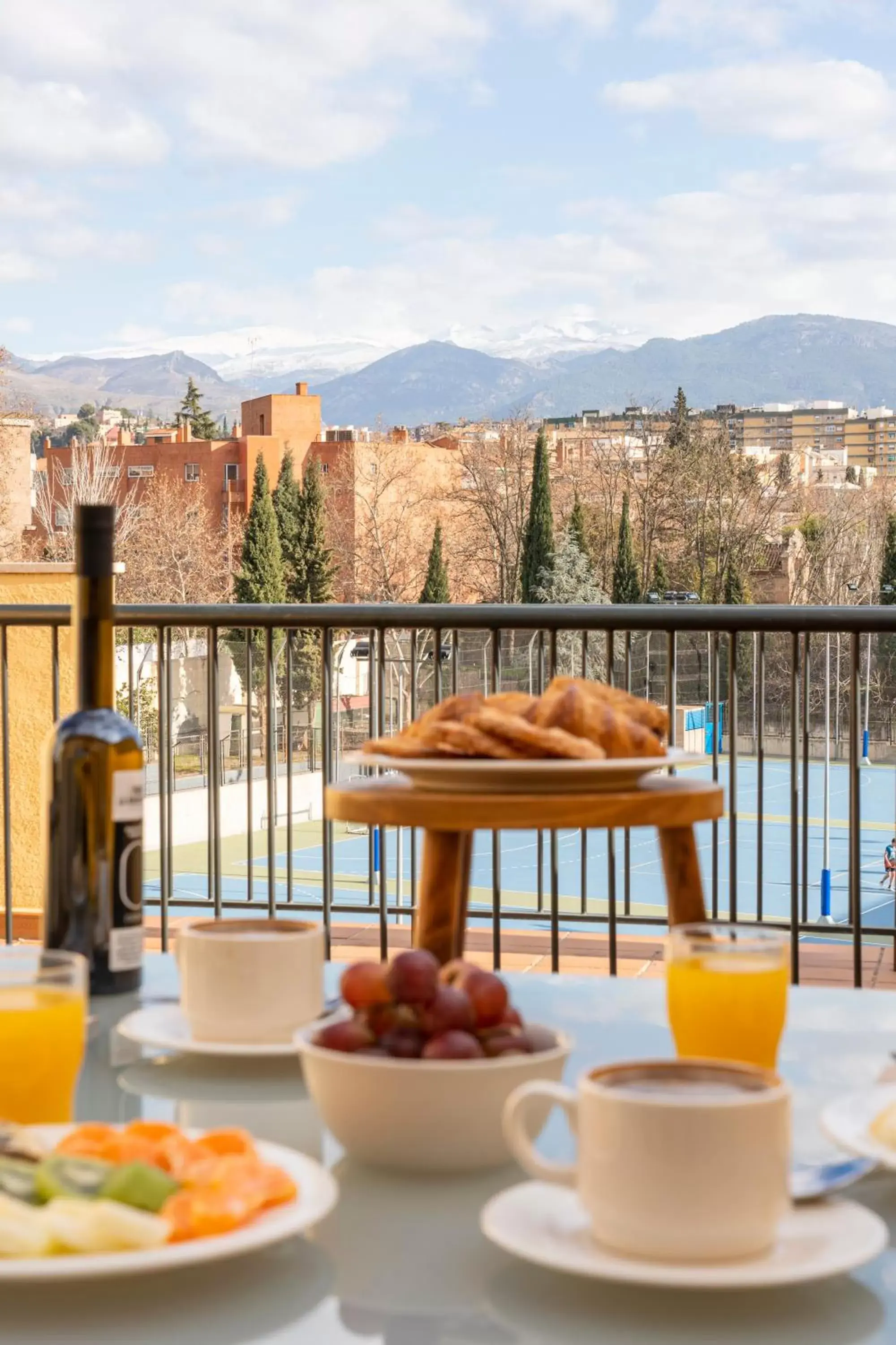 Balcony/Terrace, Breakfast in Hotel Macià Monasterio de los Basilios