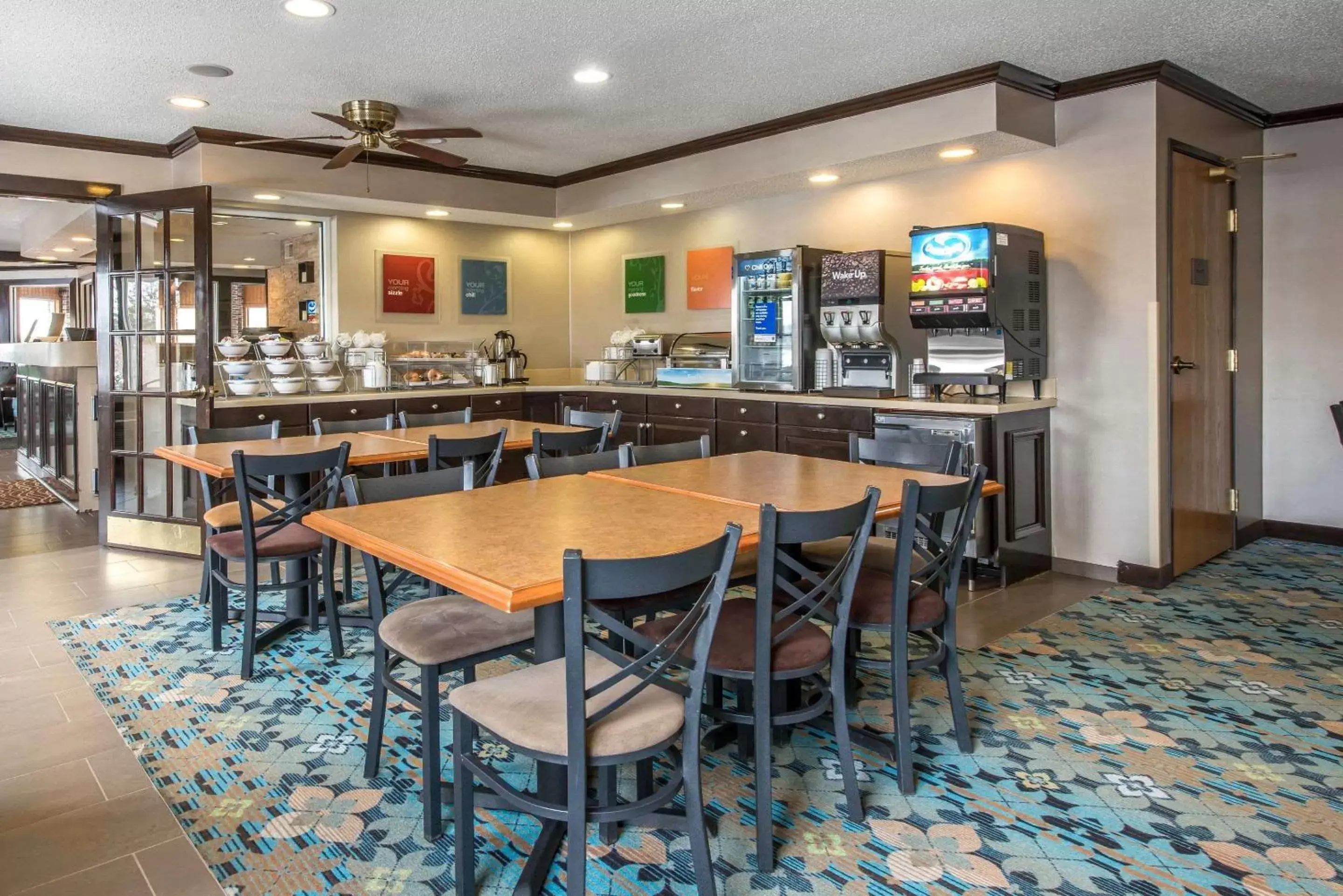 Restaurant/Places to Eat in Comfort Inn Weirton