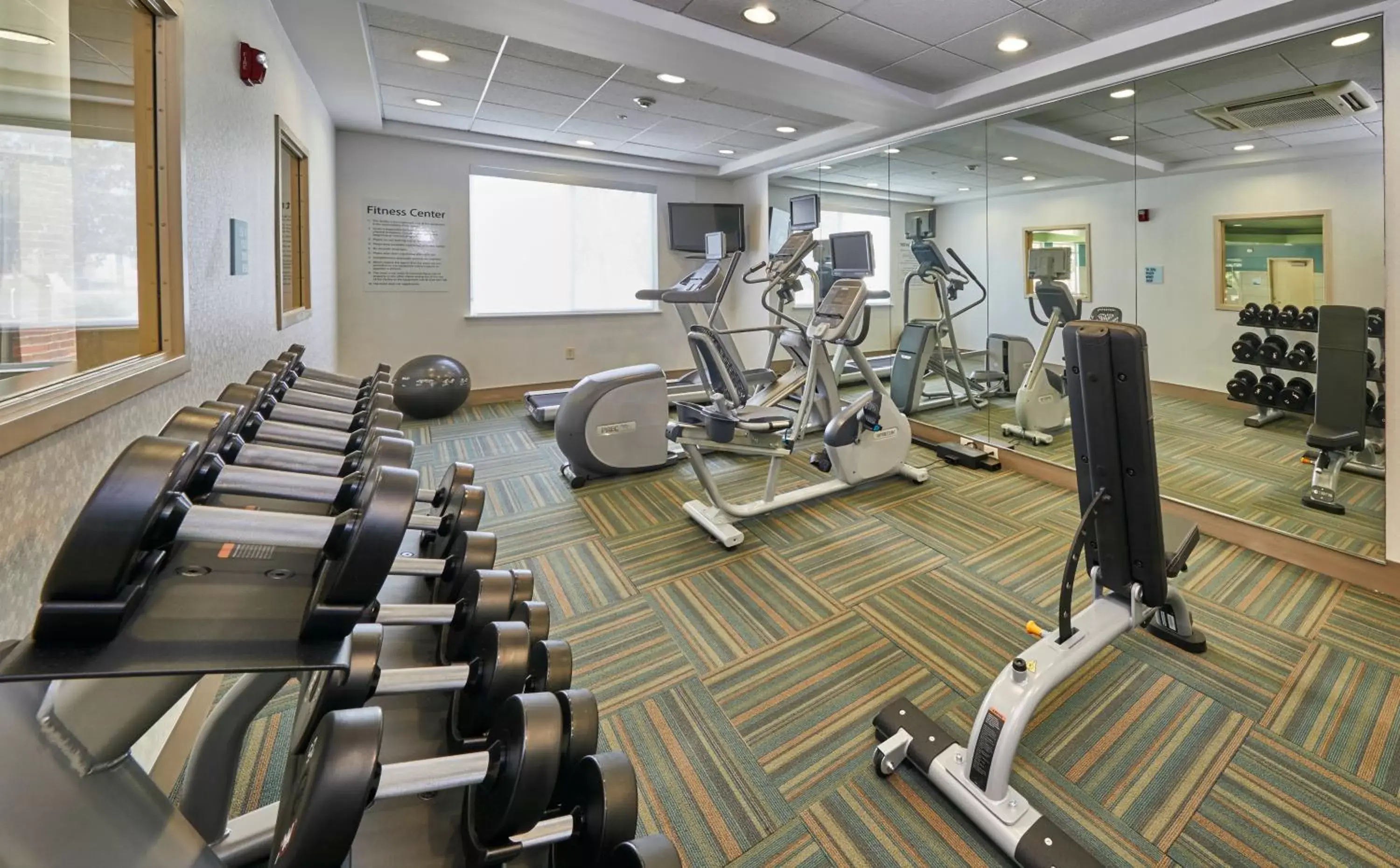 Fitness centre/facilities, Fitness Center/Facilities in Holiday Inn Express Hotel & Suites Medford-Central Point, an IHG Hotel