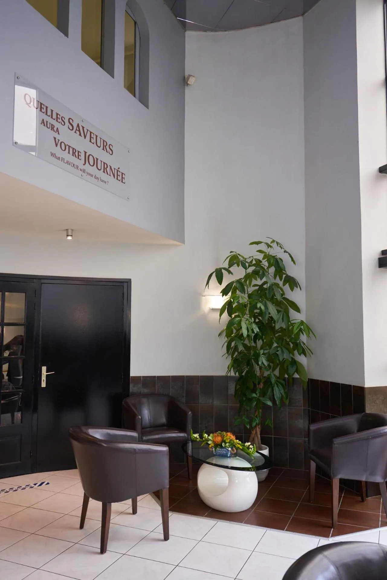 Seating area in Kyriad Limoges Sud - Feytiat