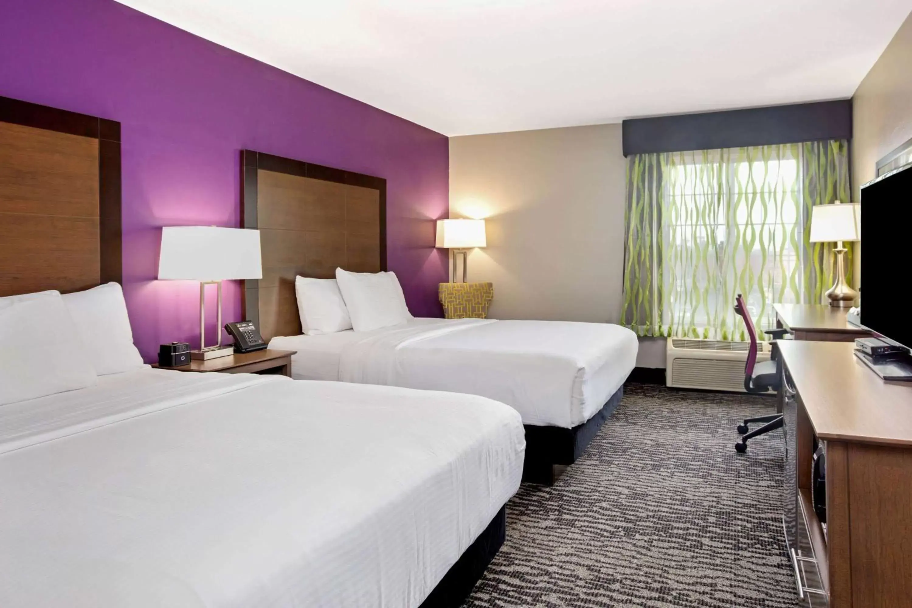 Double Room with Two Double Beds in La Quinta by Wyndham Visalia/Sequoia Gateway Double Room with Two Double Beds in La Quinta by Wyndham Visalia/Sequoia Gateway