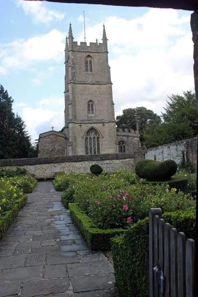 Nearby landmark, Property Building in B&B Dorwyn Manor