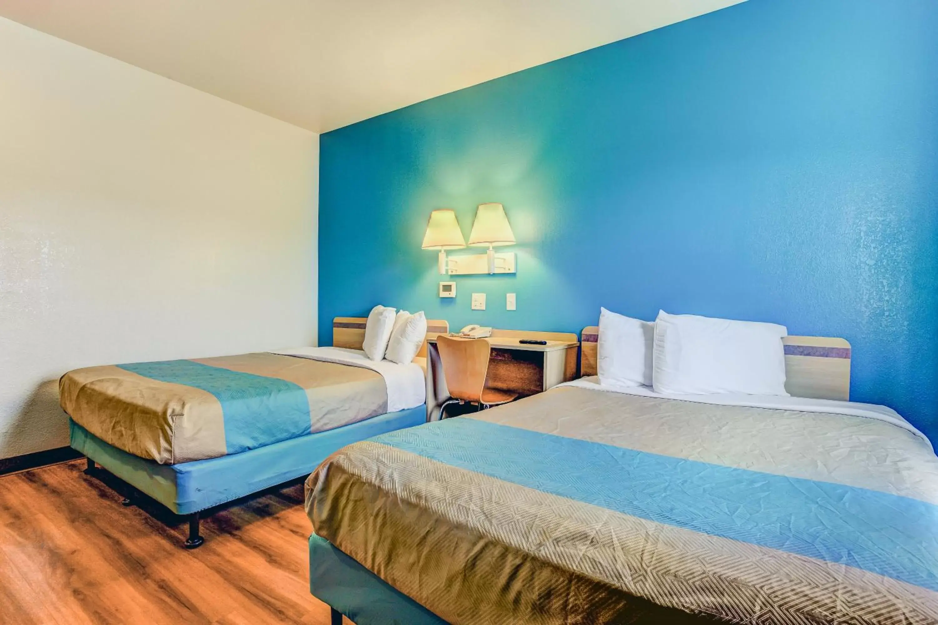 Bedroom, Bed in Motel 6-Coos Bay, OR Bedroom, Bed in Motel 6-Coos Bay, OR