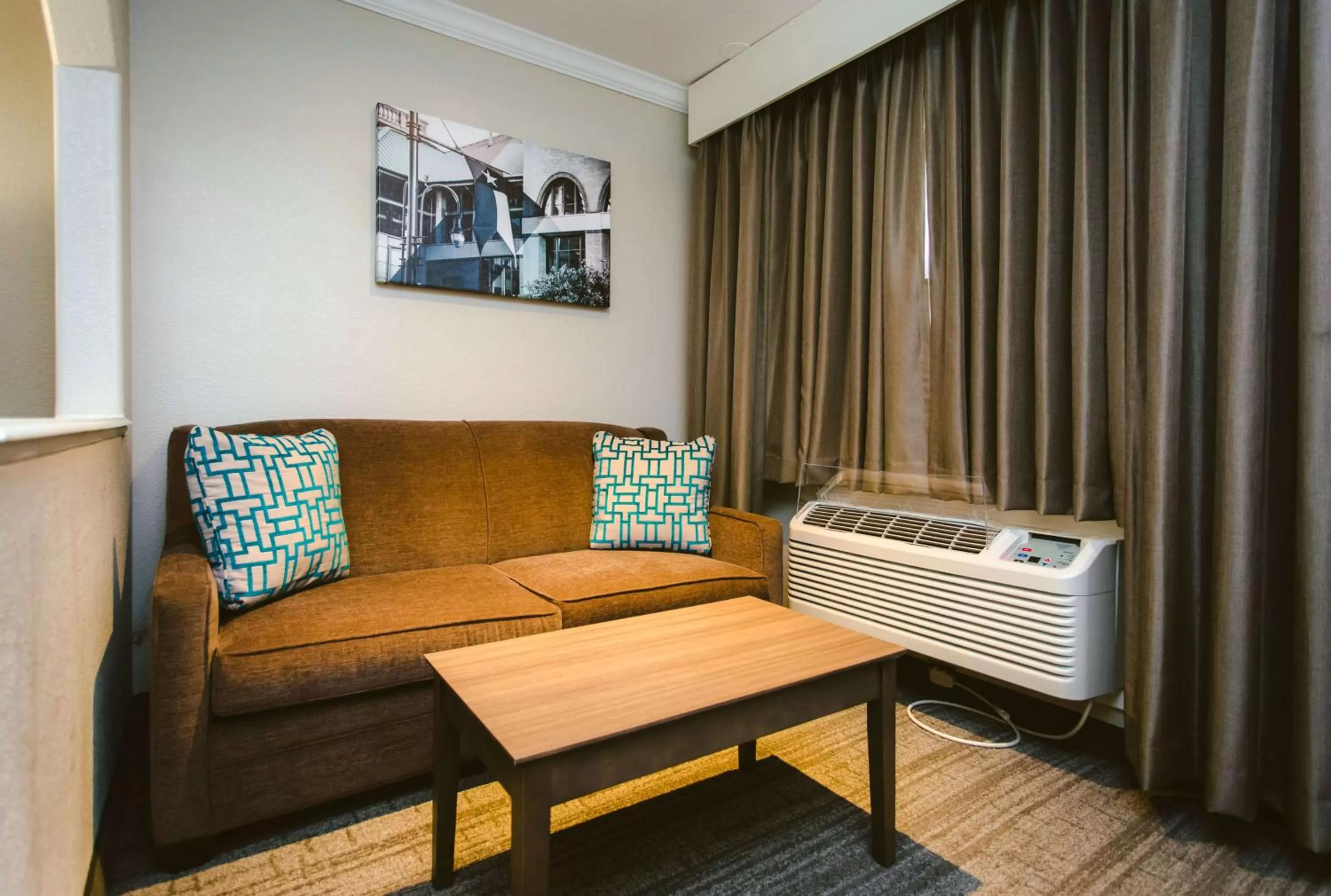 Photo of the whole room in Best Western Pearland Inn