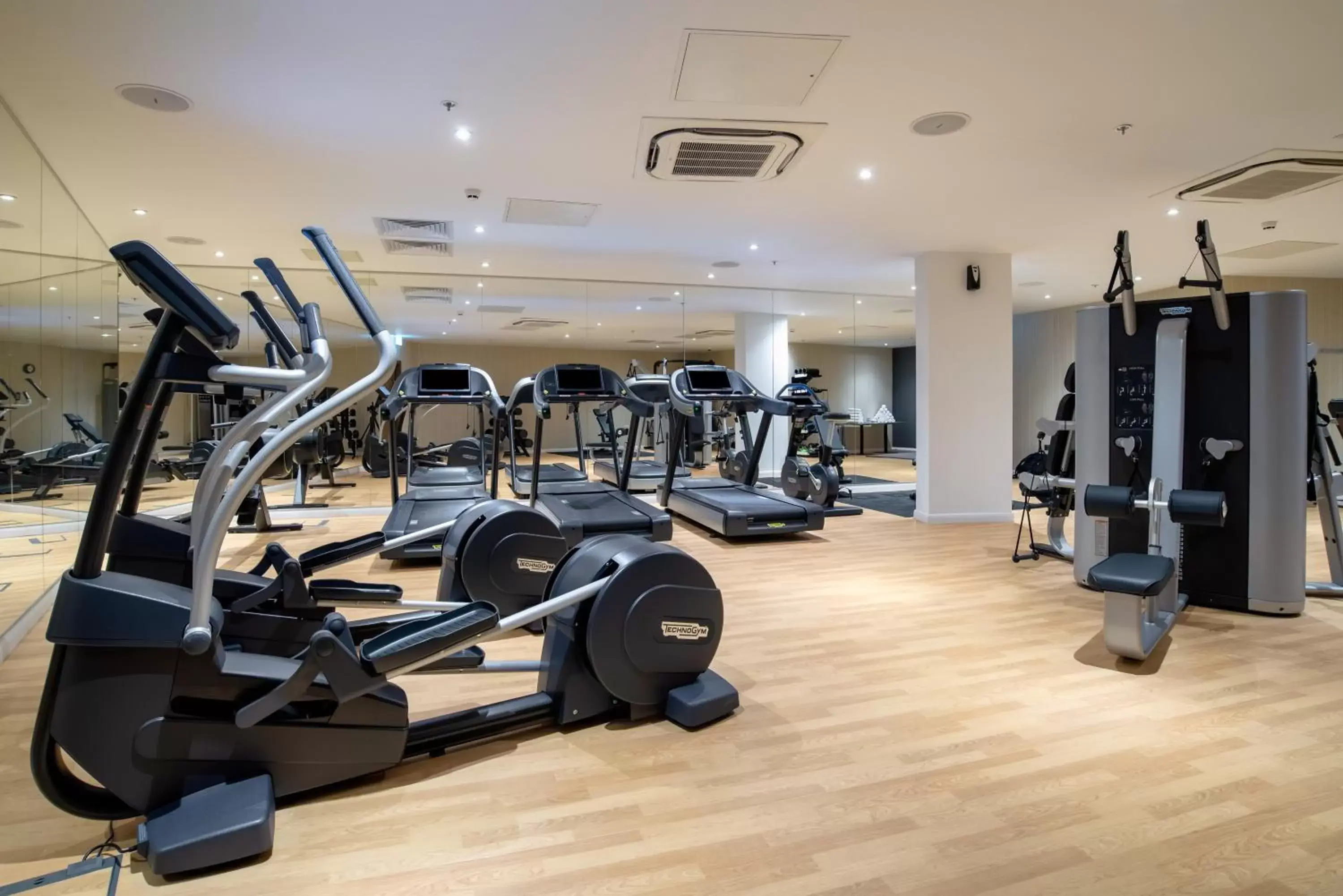 Fitness centre/facilities in Crowne Plaza London Heathrow T4 by IHG Fitness centre/facilities in Crowne Plaza London Heathrow T4 by IHG