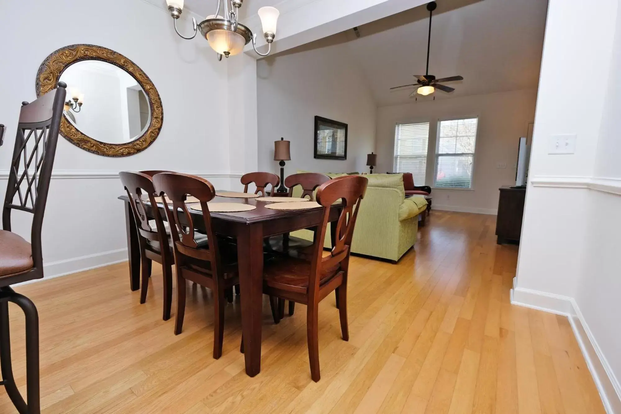 Dining Area in Barefoot Resort Golf & Yacht Club Villas