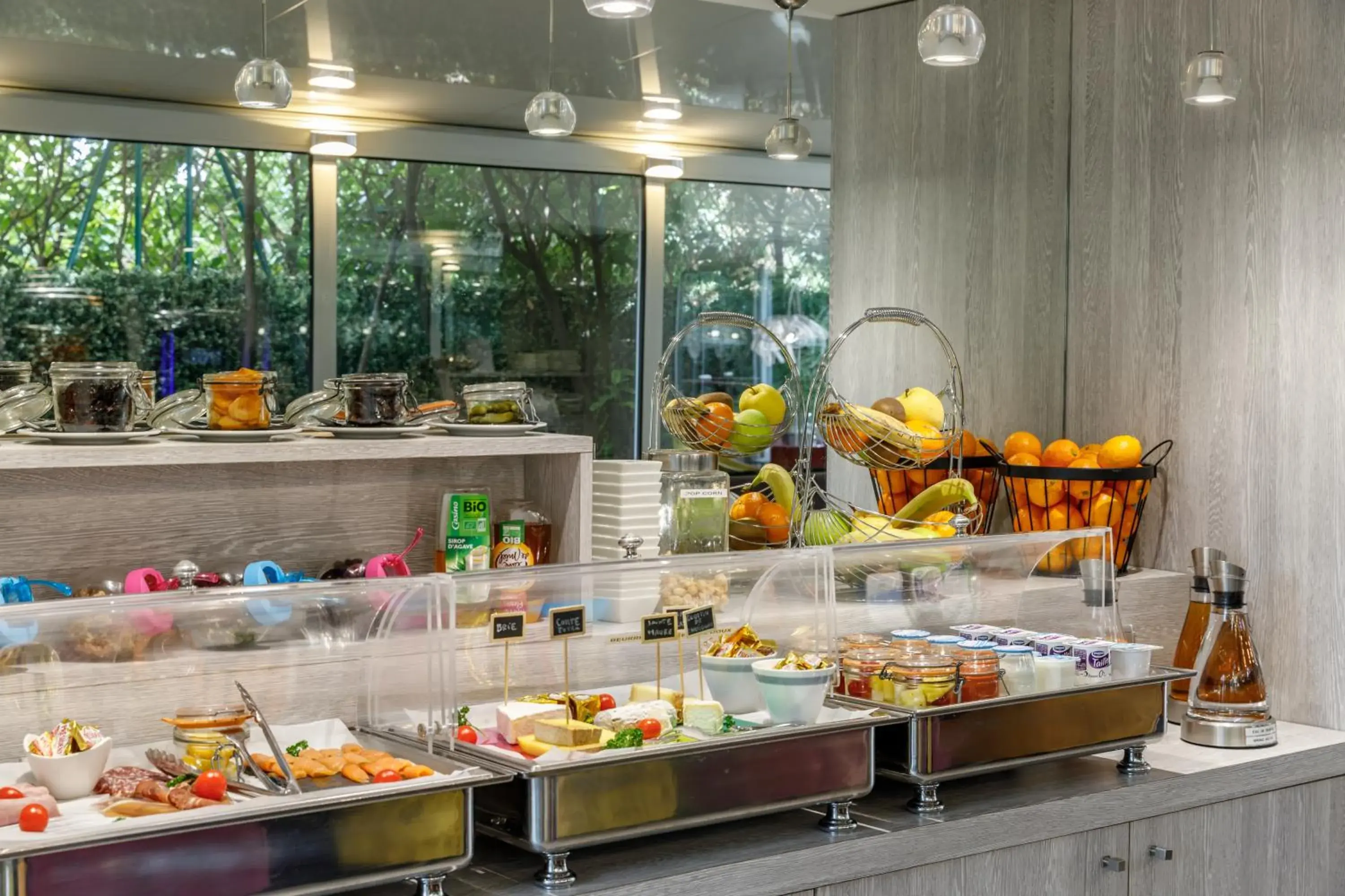 Buffet breakfast, Food in Cézanne Hôtel Spa