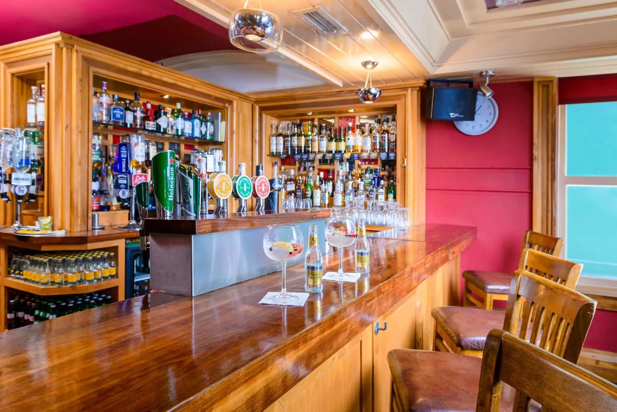 Lounge/Bar in Dingle Bay Hotel