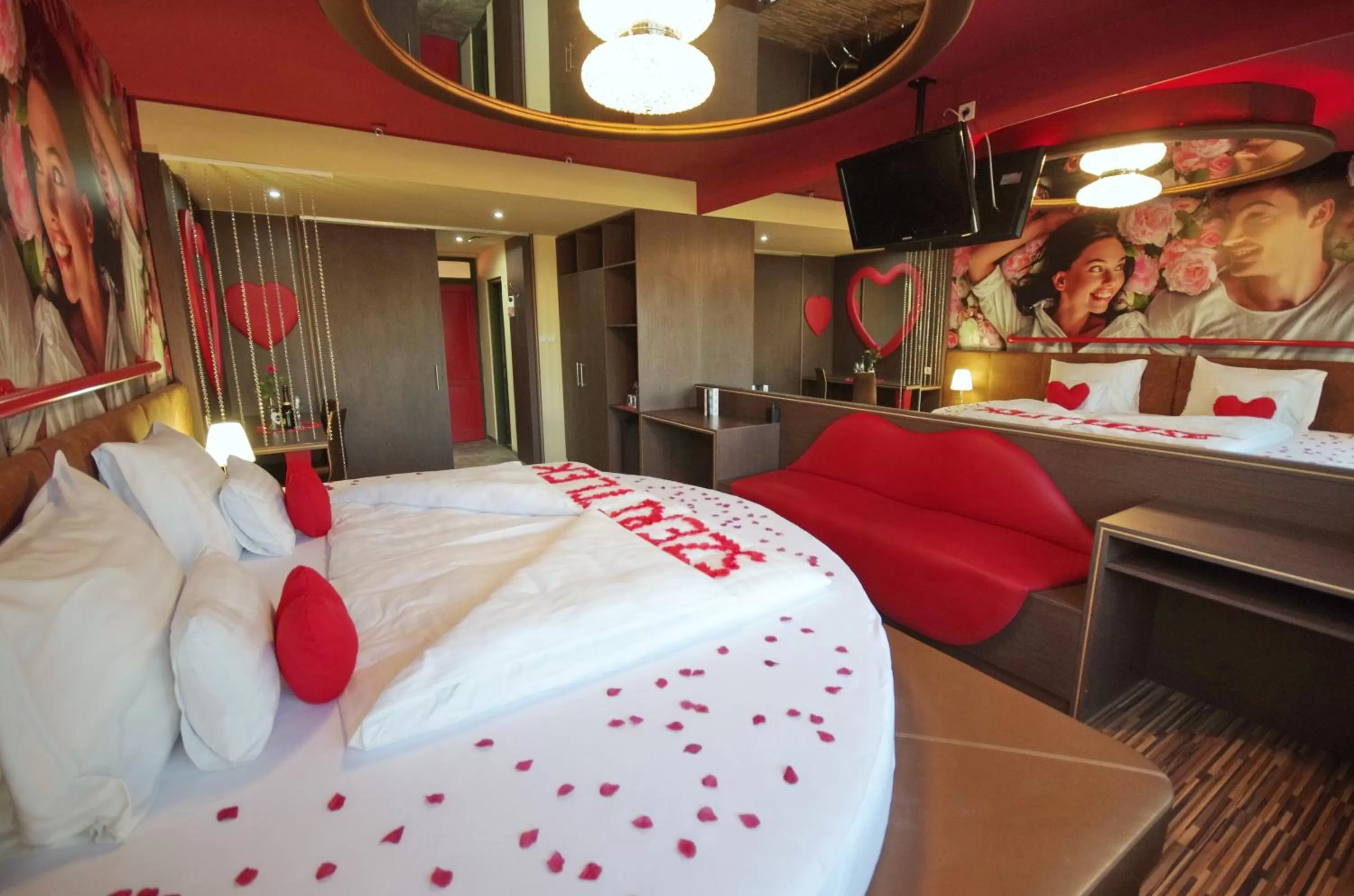 Bedroom, Bed in Hotel Corvin