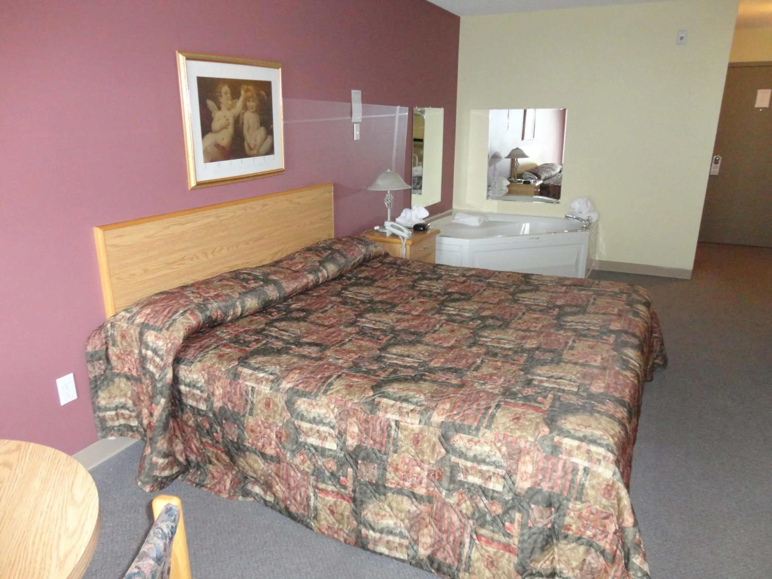 Photo of the whole room, Bed in Canadas Best Value Inn Kapuskasing