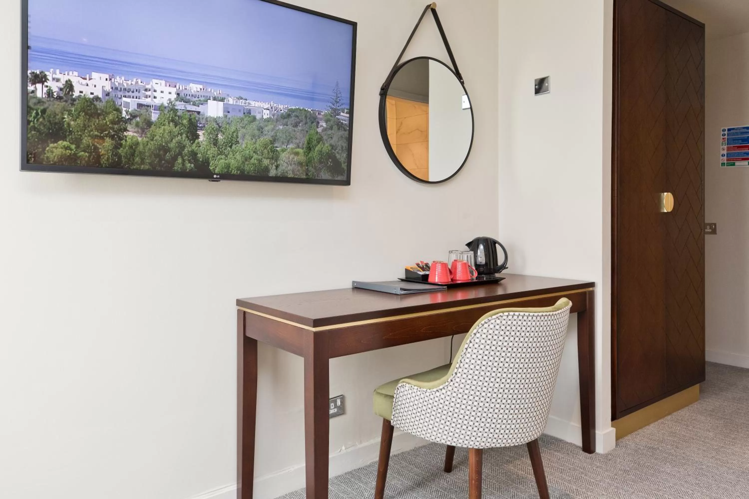 TV and multimedia in Blue Bell Lodge Hotel