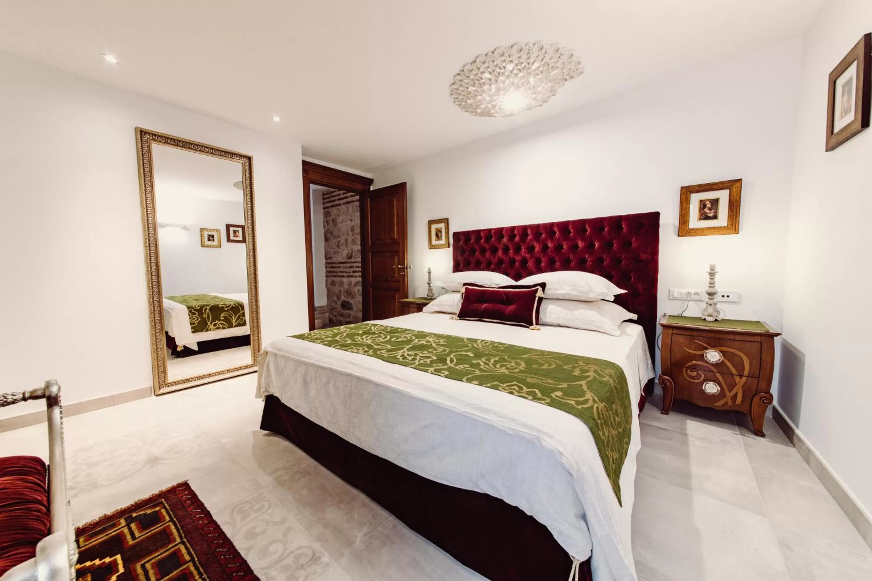 Bedroom, Bed in Villa Nepos Hotel