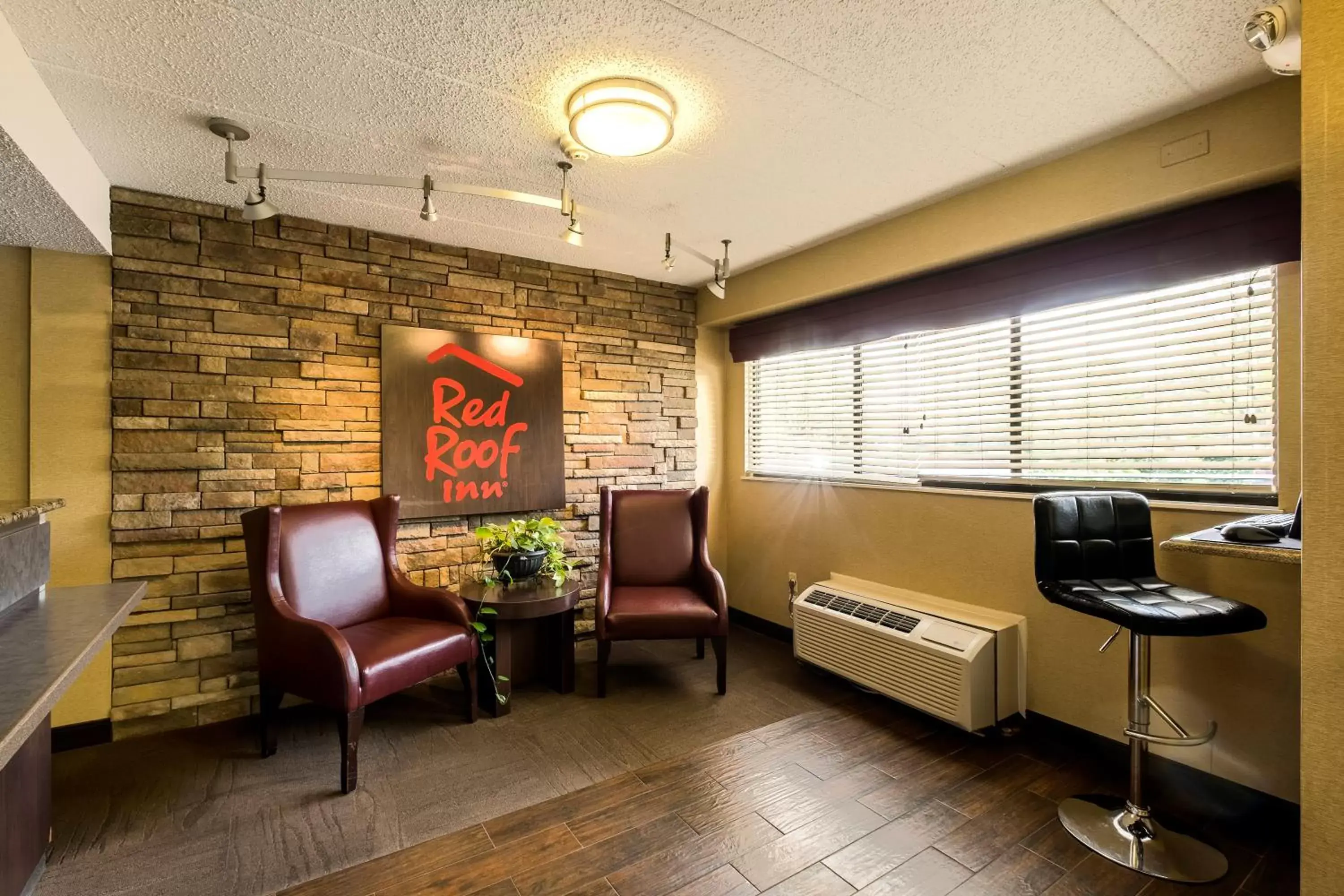 Lobby or reception, Seating Area in Red Roof Inn Tinton Falls-Jersey Shore