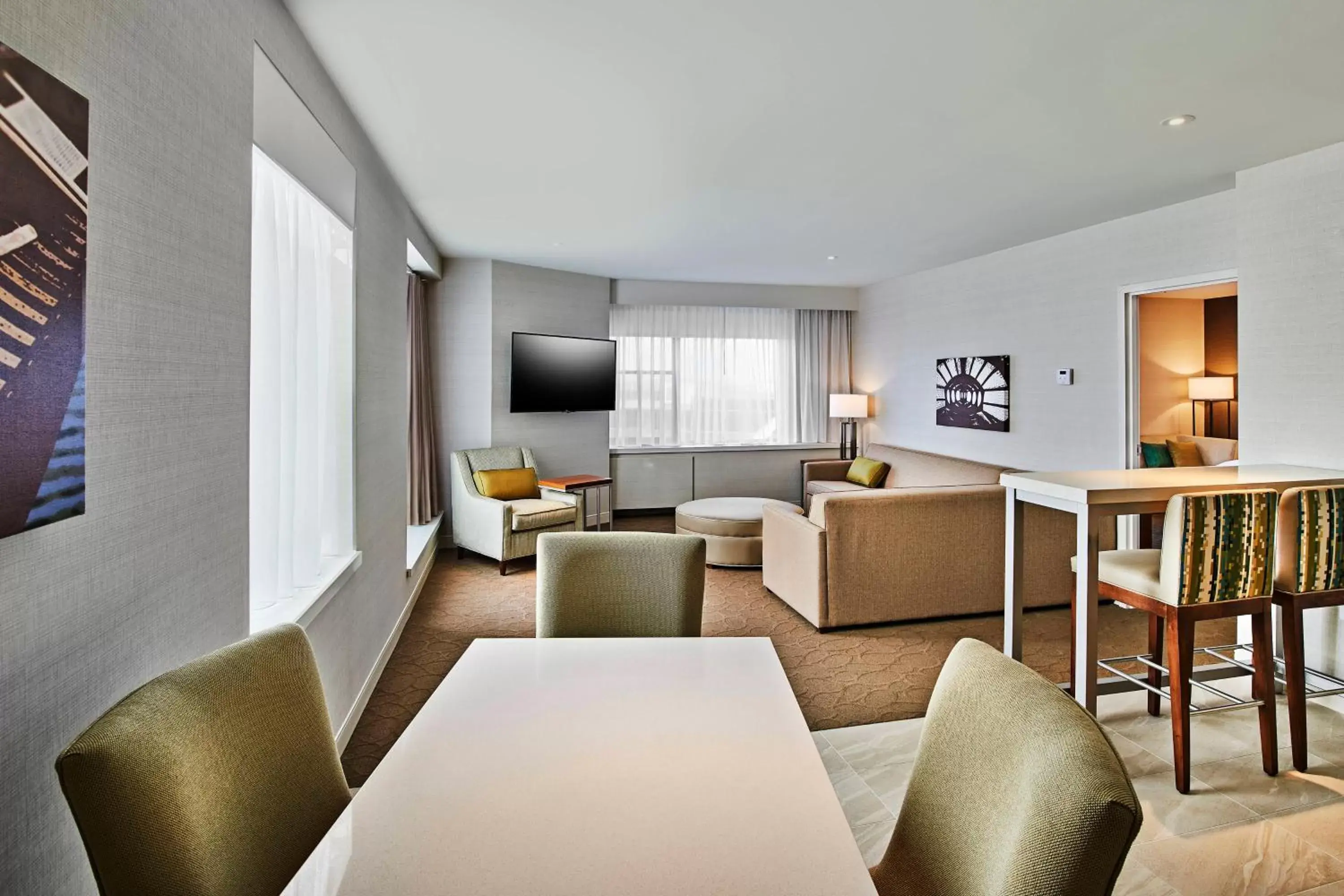 Bedroom, Seating Area in Delta Hotels by Marriott Dartmouth