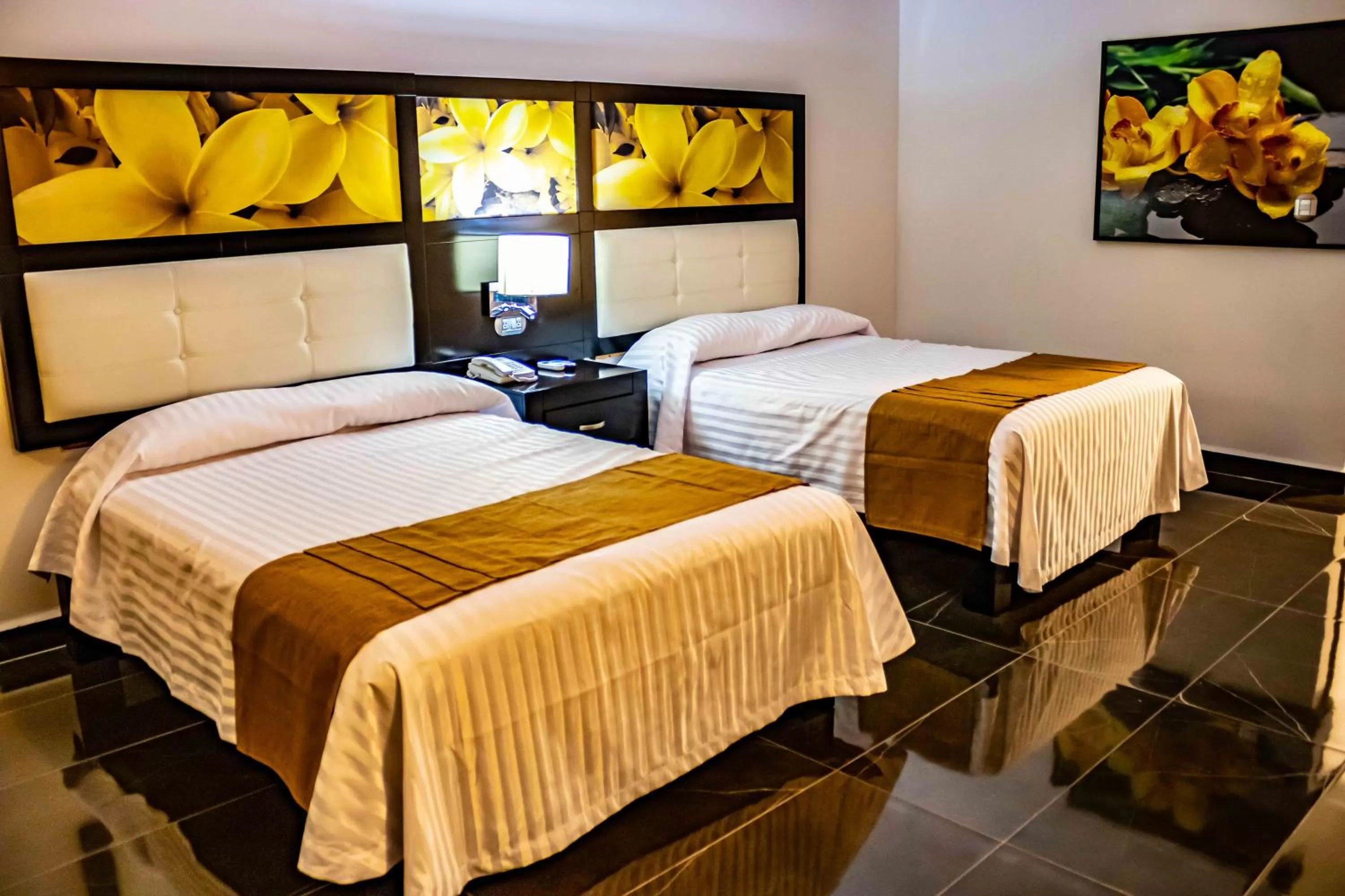 Photo of the whole room, Bed in Hotel María Dolores San Luis Potosí