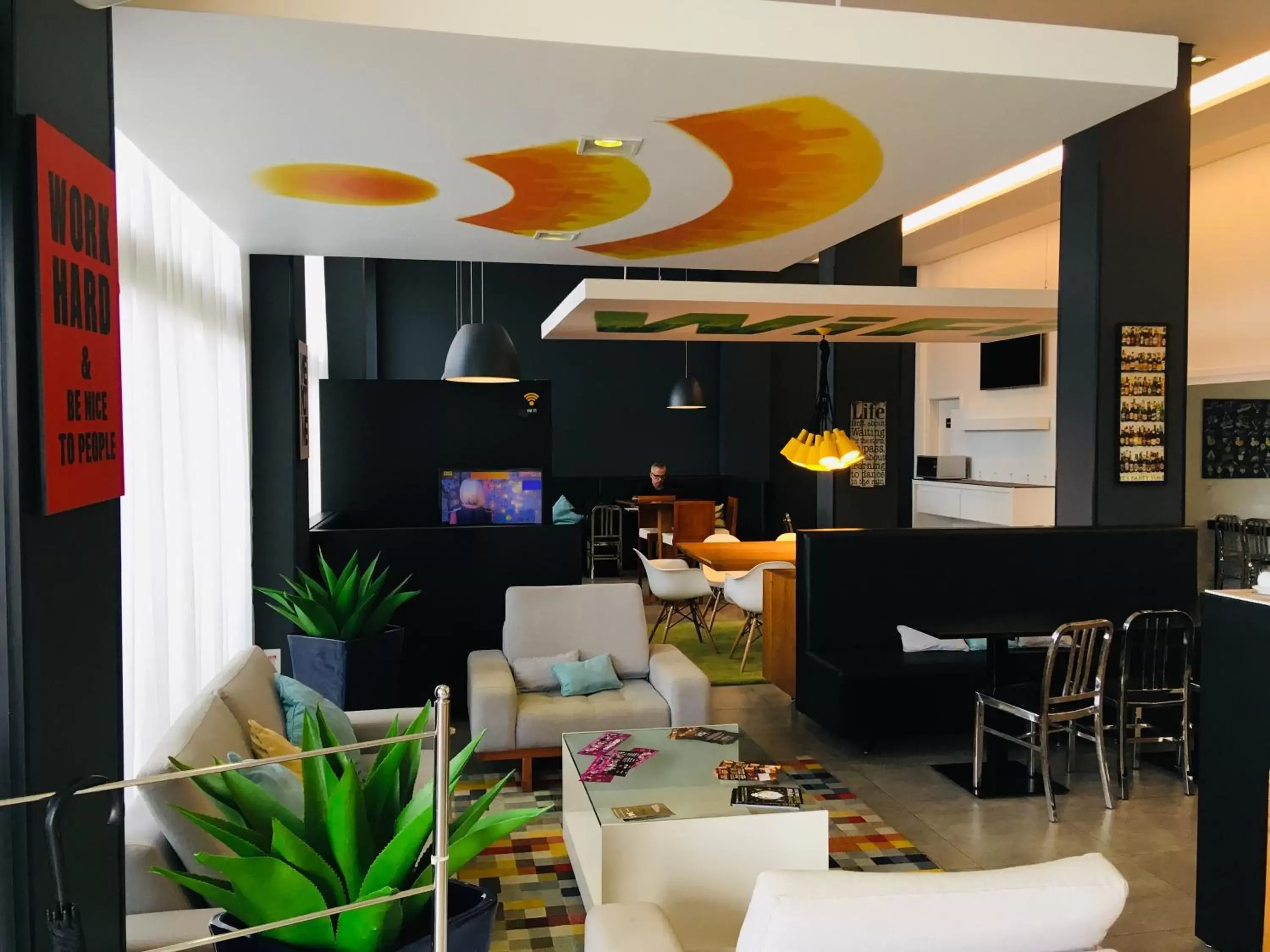 Lobby or reception, Restaurant/Places to Eat in ibis Styles Pouso Alegre