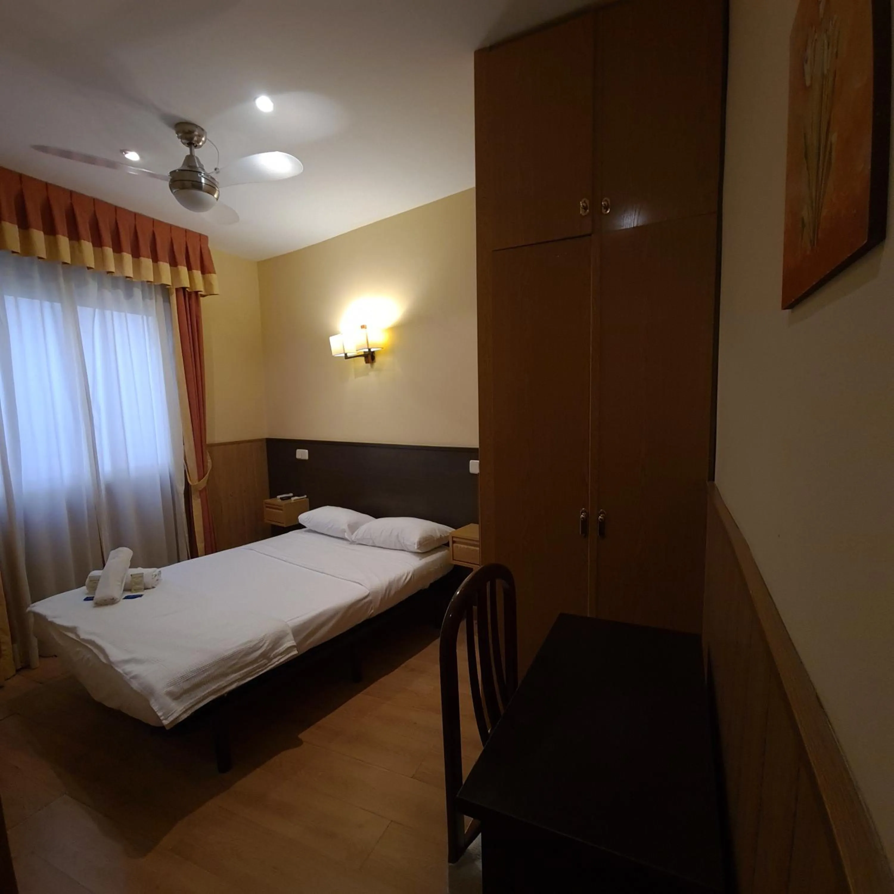 Bed in Hostal Oporto