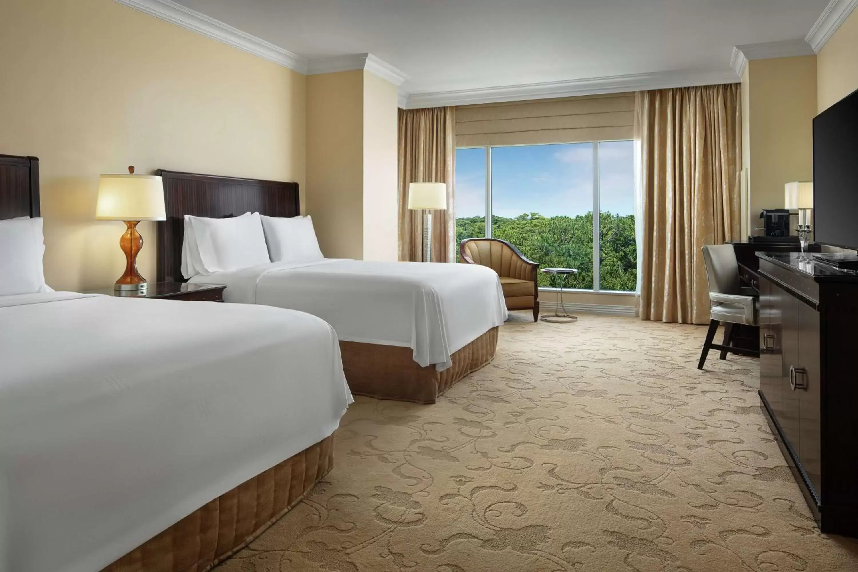 Bed in Waldorf Astoria Orlando