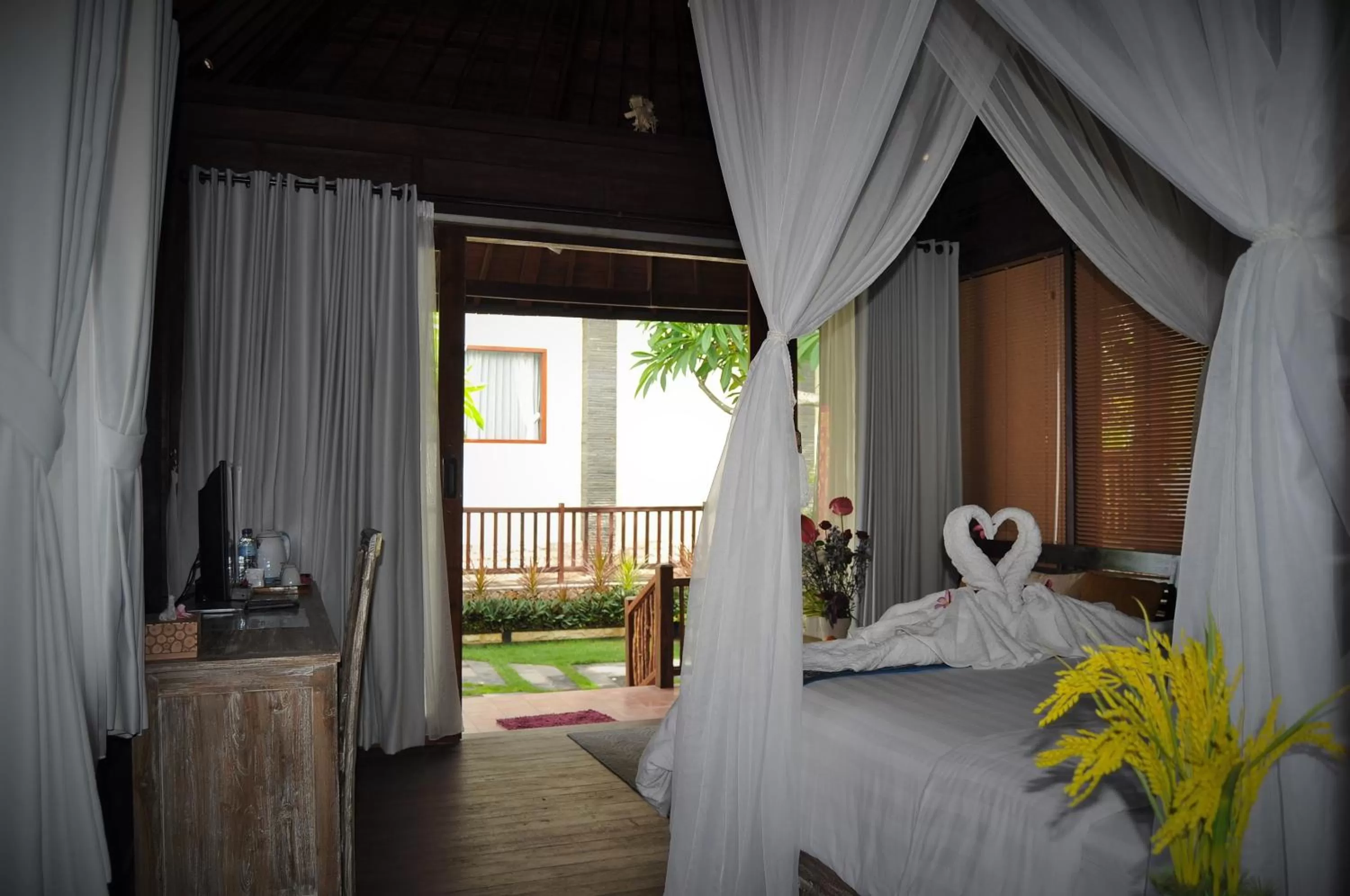 Living room, Bed in Ocean Terrace Suite And Spa Luxury