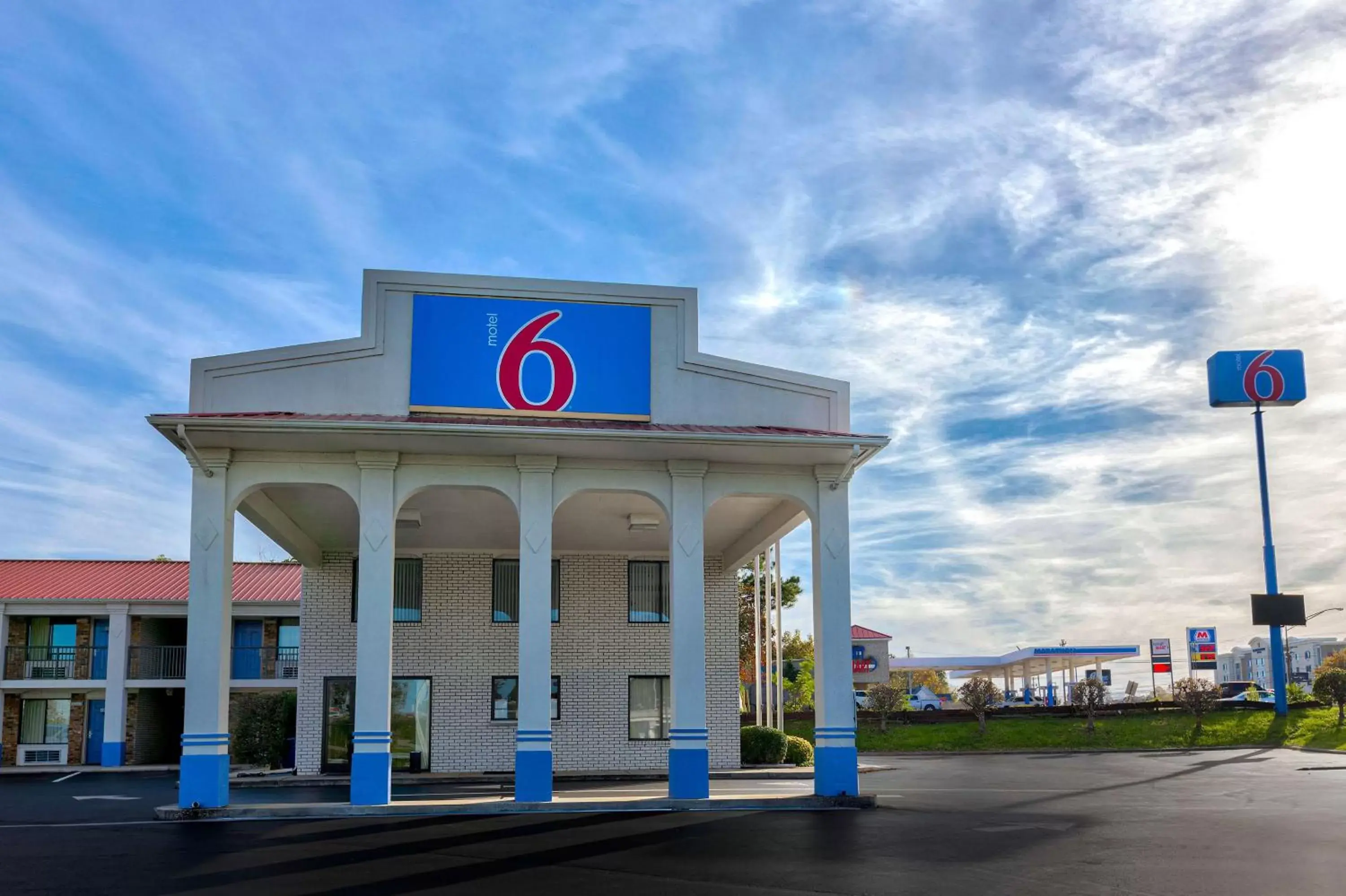 Property building in Motel 6-Cookeville, TN