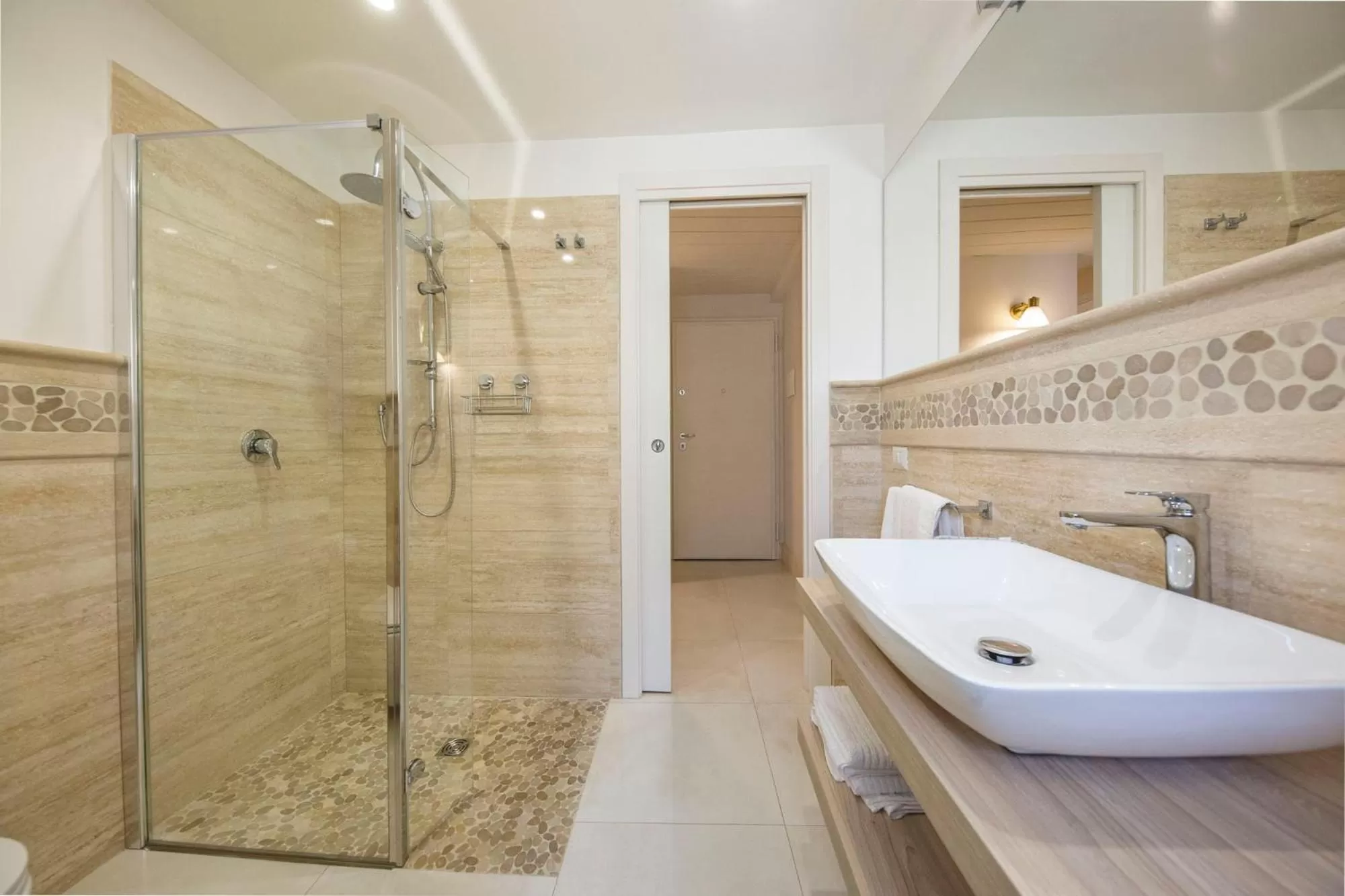 Bathroom in Home dentro il teatro