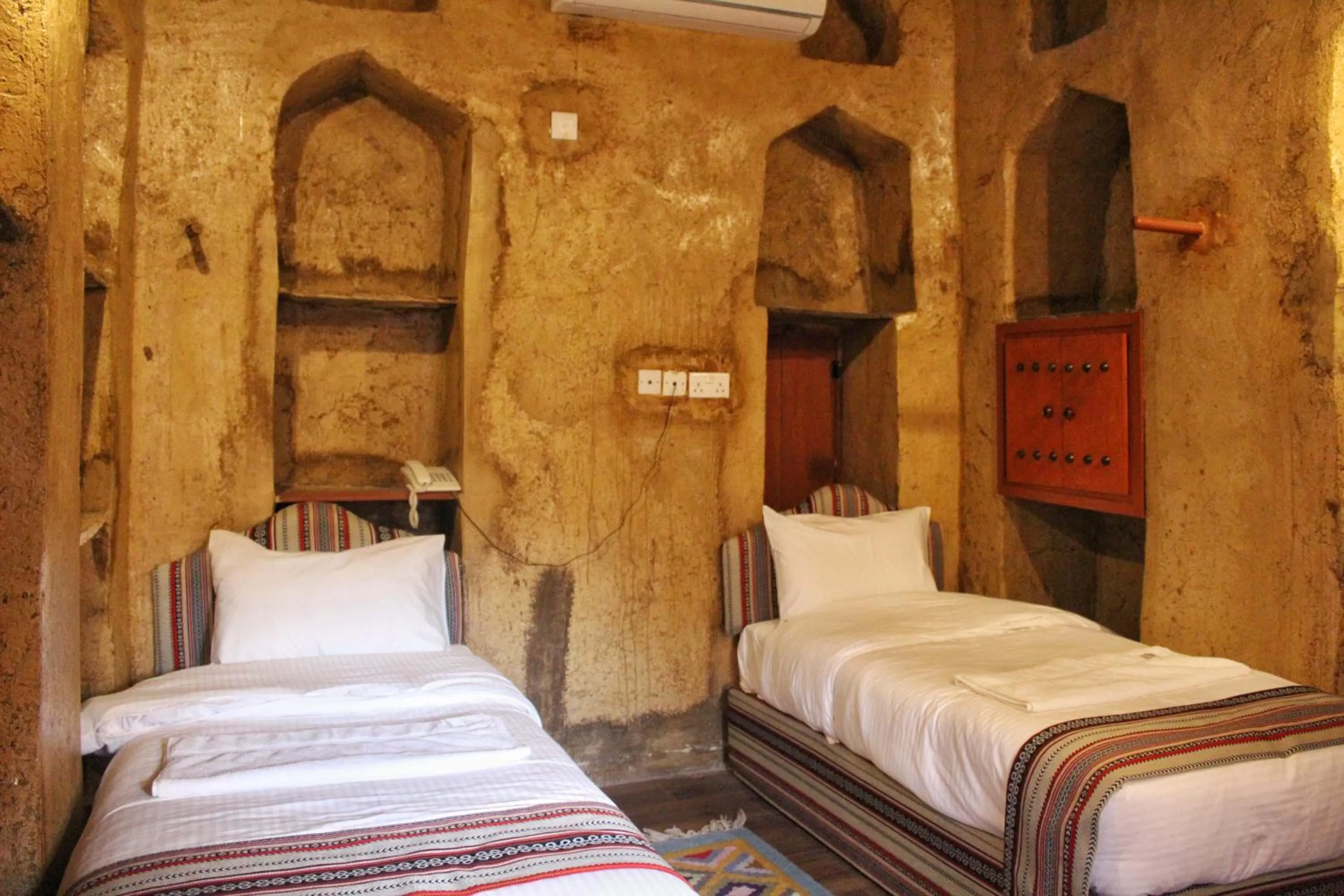 Property building, Bed in Nizwa Heritage Inn