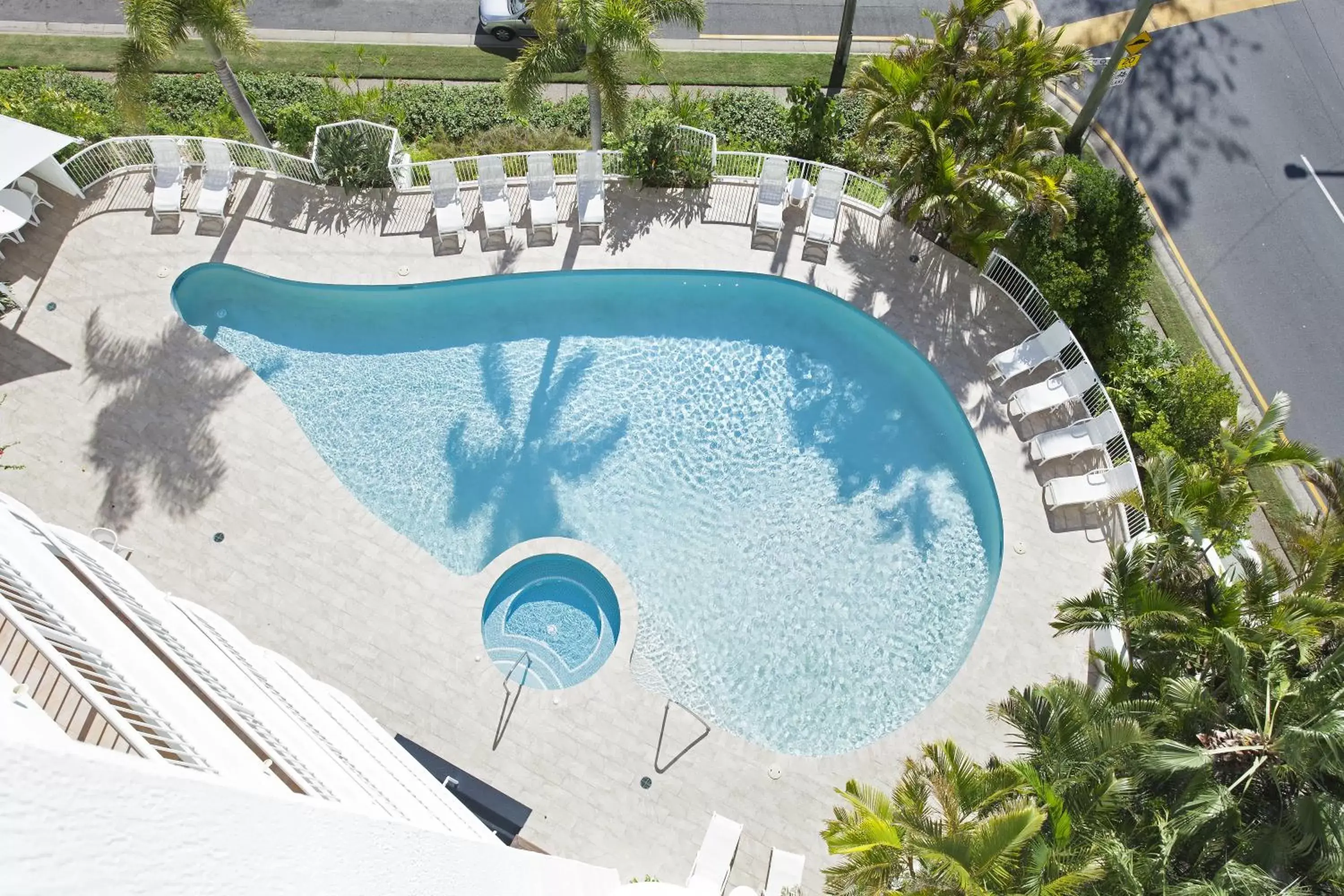 Bird's eye view, Pool View in Crystal Bay On The Broadwater