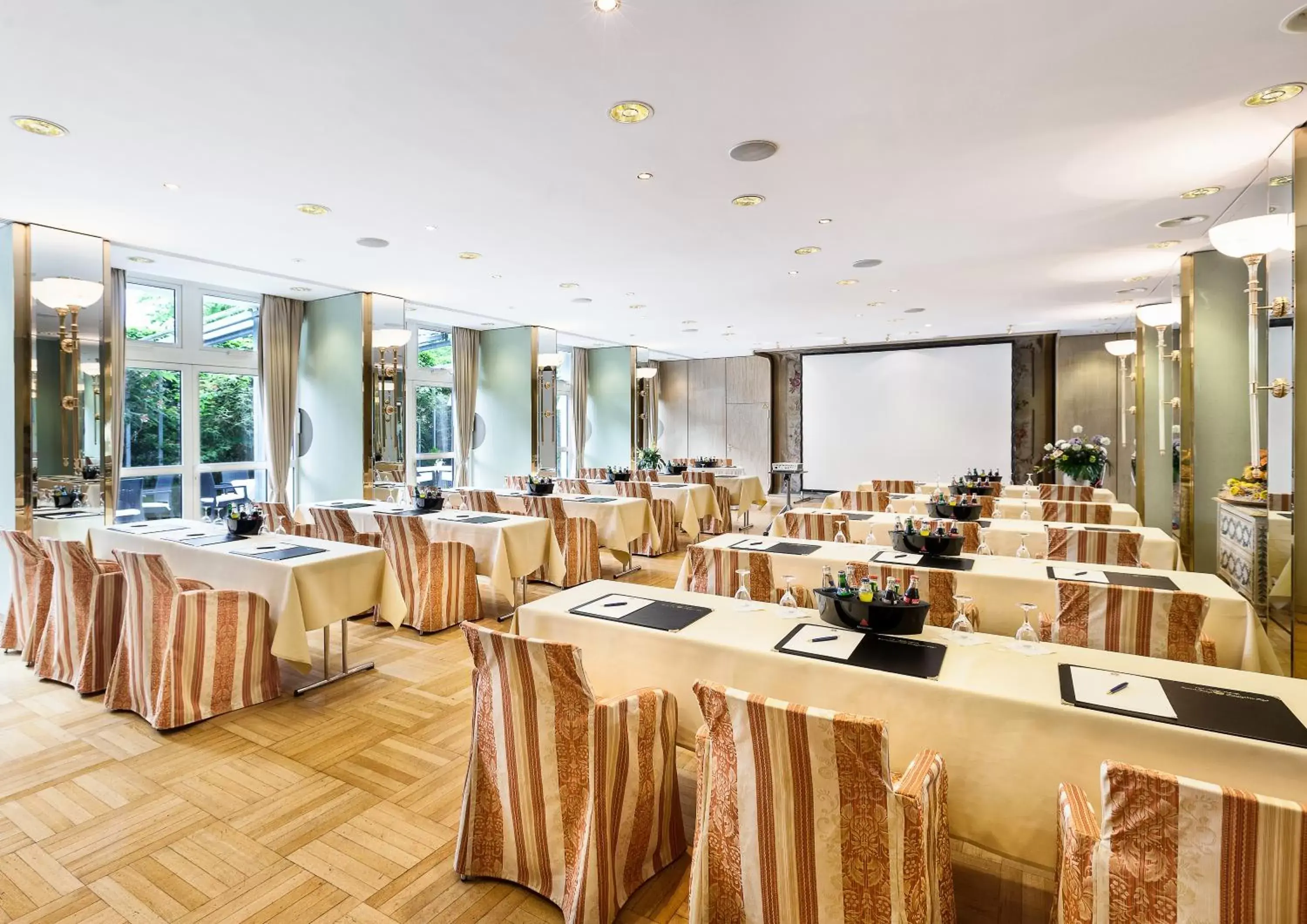 Banquet/Function facilities in Best Western Premier Grand Hotel Russischer Hof