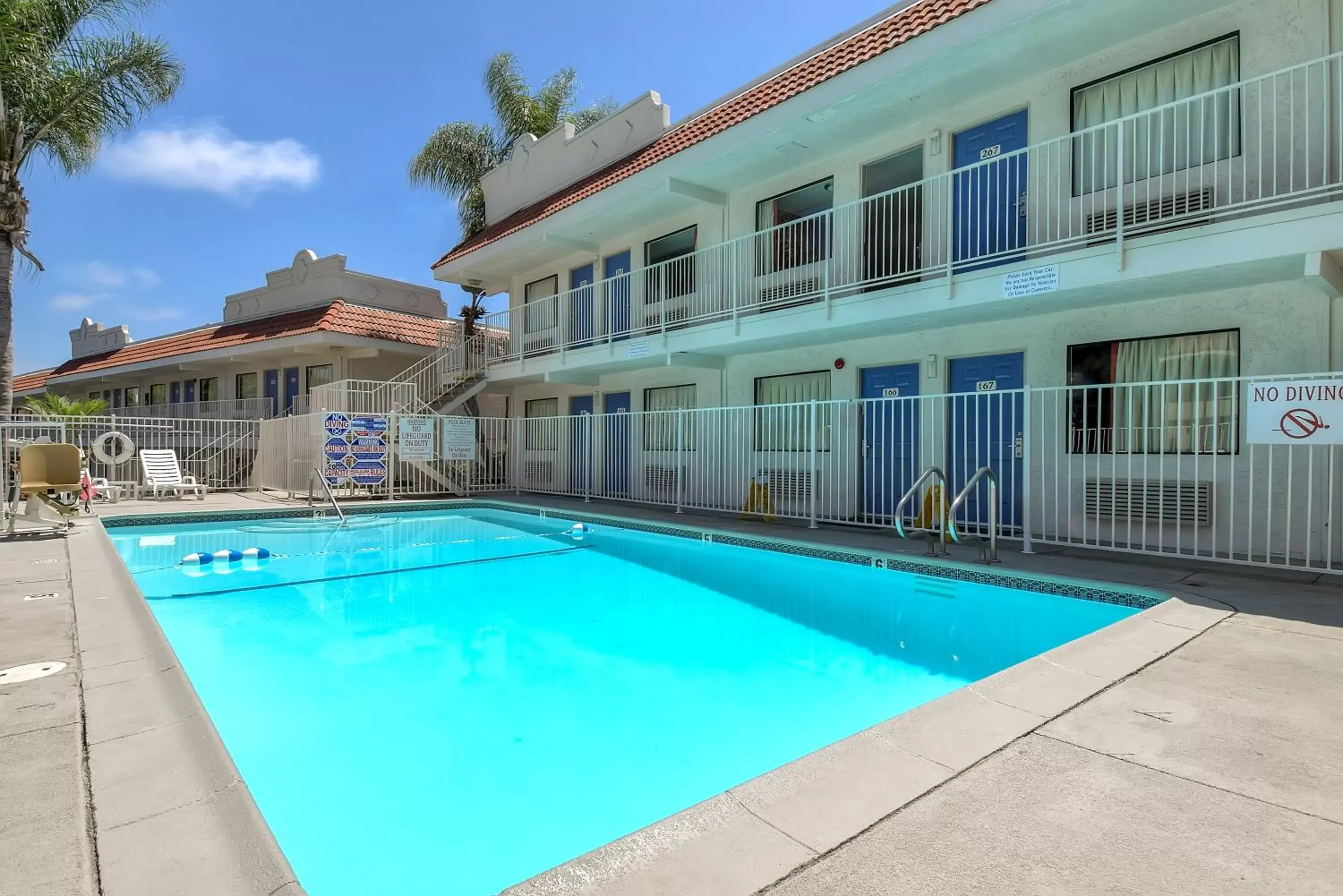 Swimming Pool in Motel 6-Carlsbad, CA - East Near LEGOLAND
