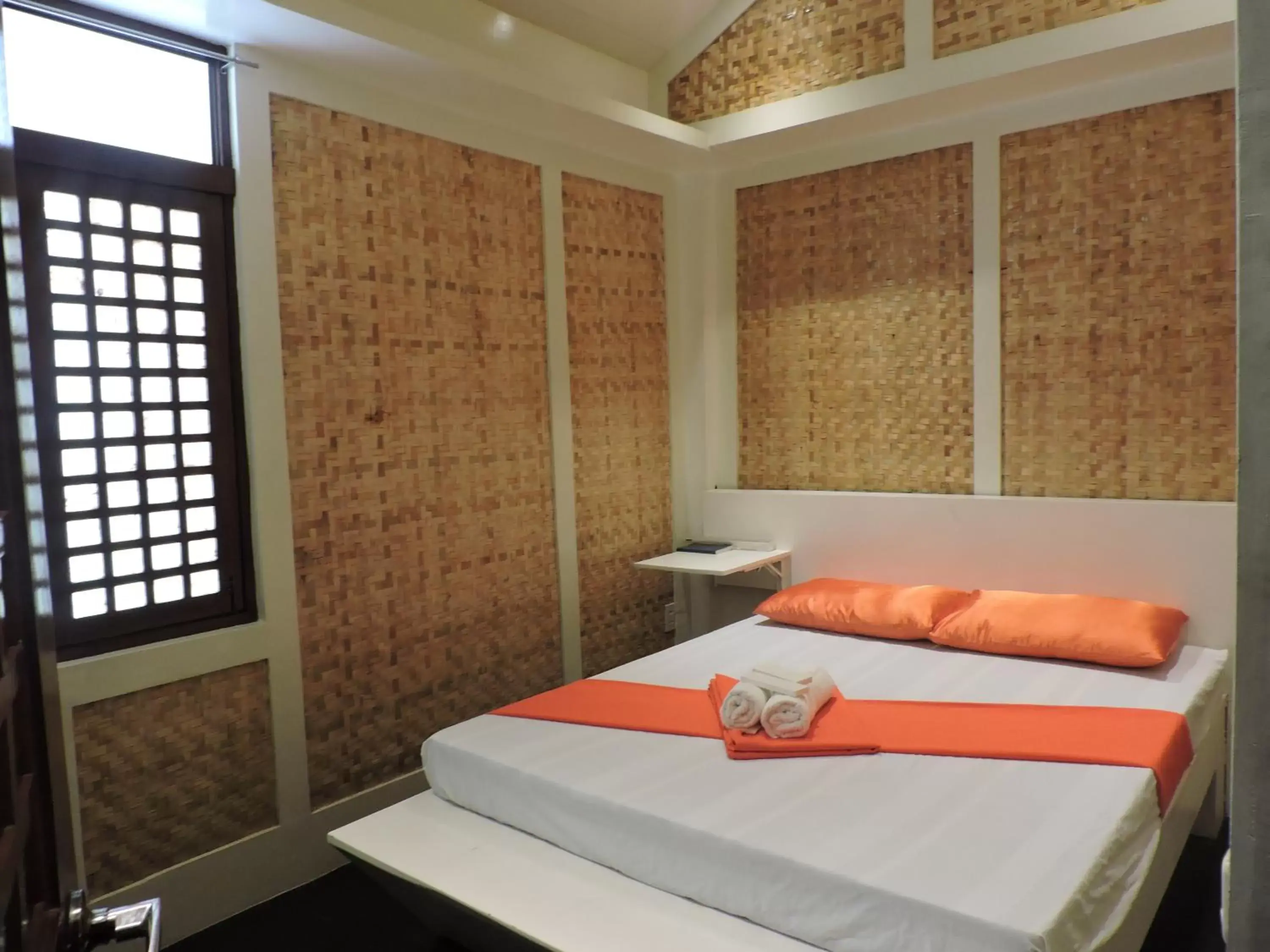 Photo of the whole room, Bed in Orange Mangrove Pension House