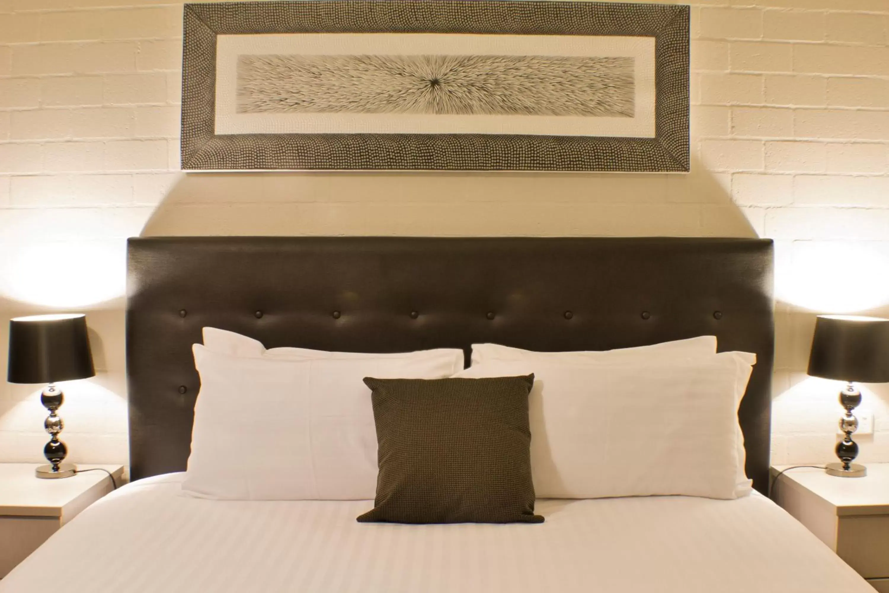 Decorative detail, Bed in Mantra Pavilion Hotel Wagga