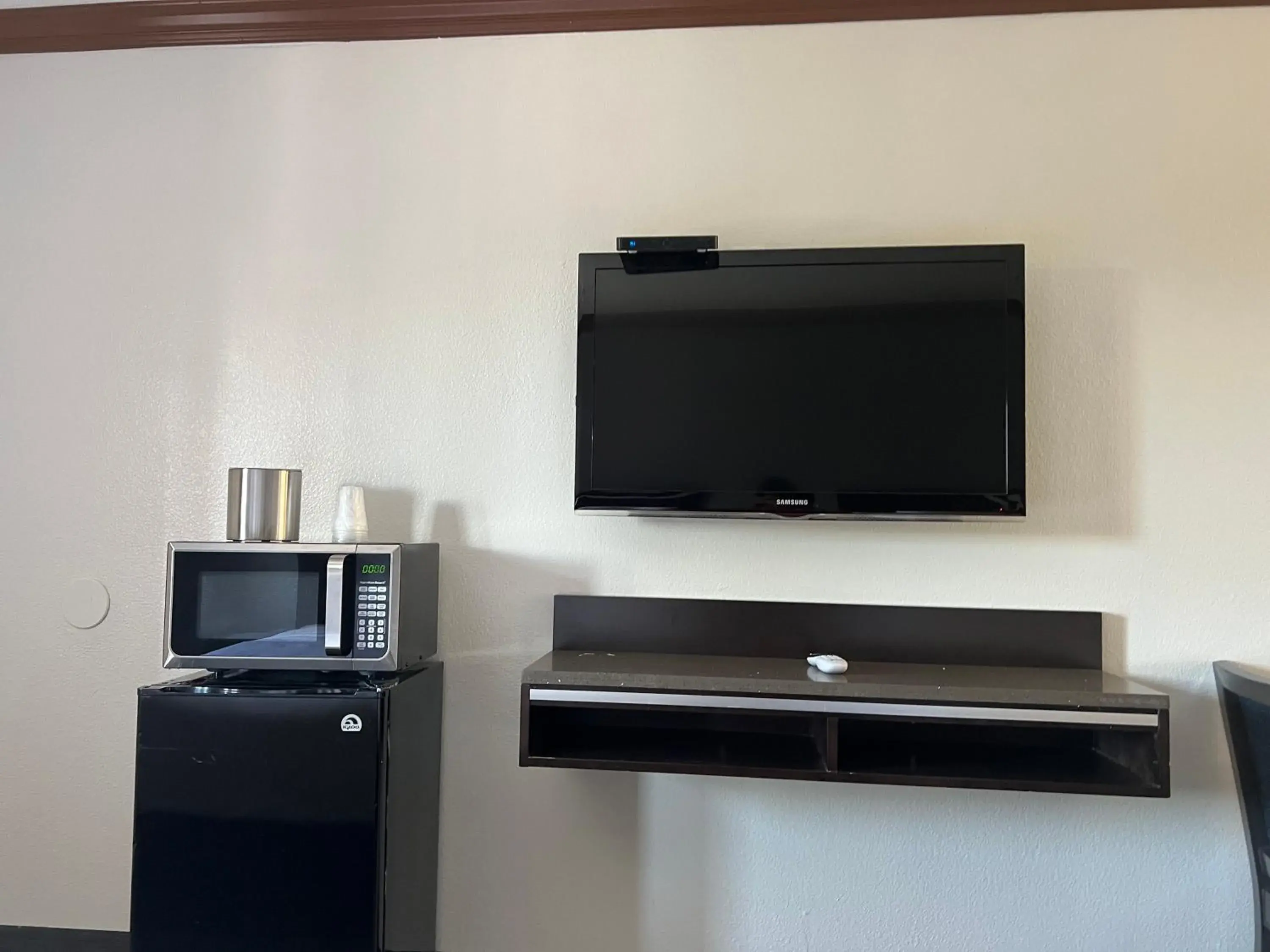 TV/Entertainment Center in Starlight Inn Huntington Beach