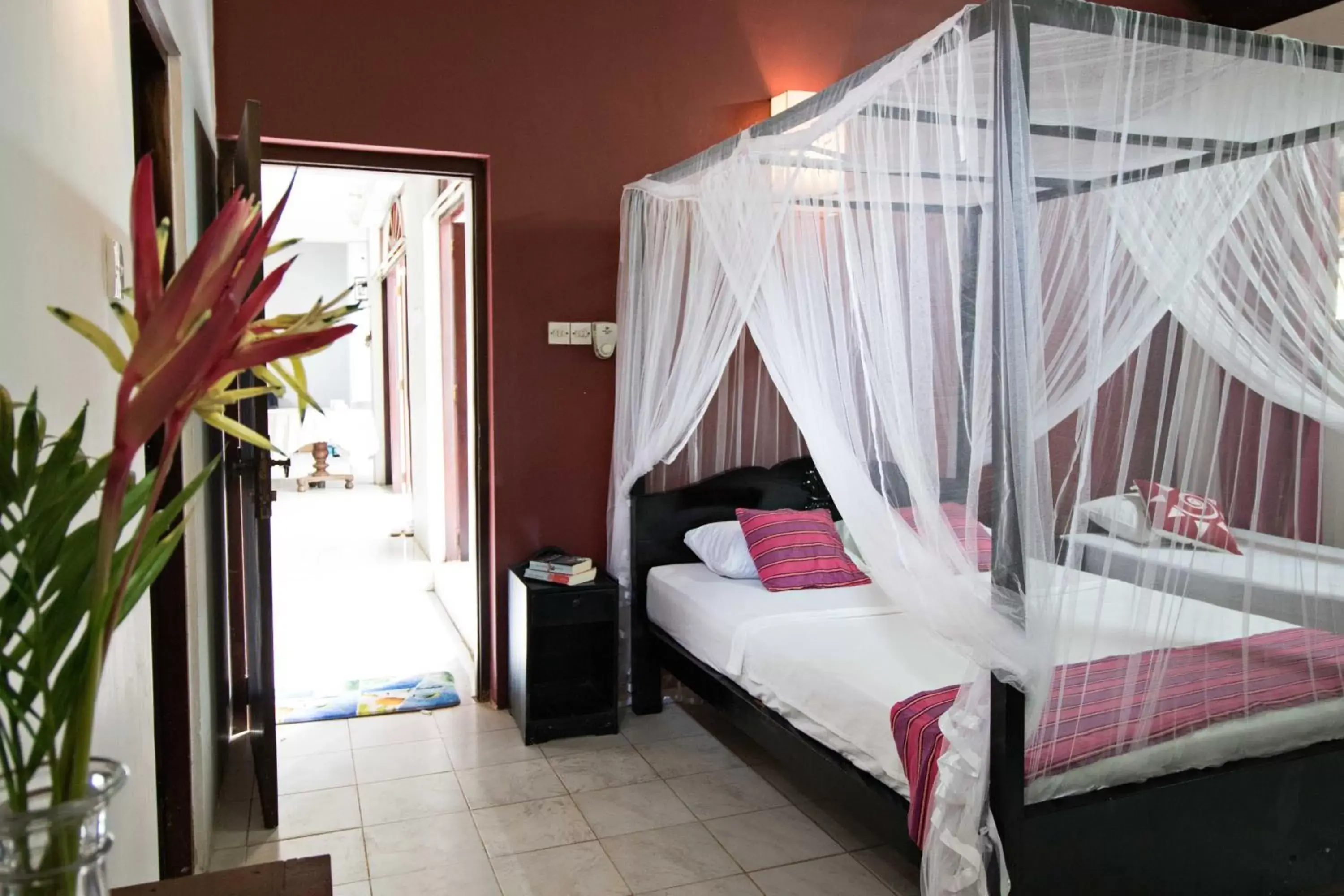 Deluxe Triple Room Private Bathroom in Villa Taprobane Deluxe Triple Room Private Bathroom in Villa Taprobane