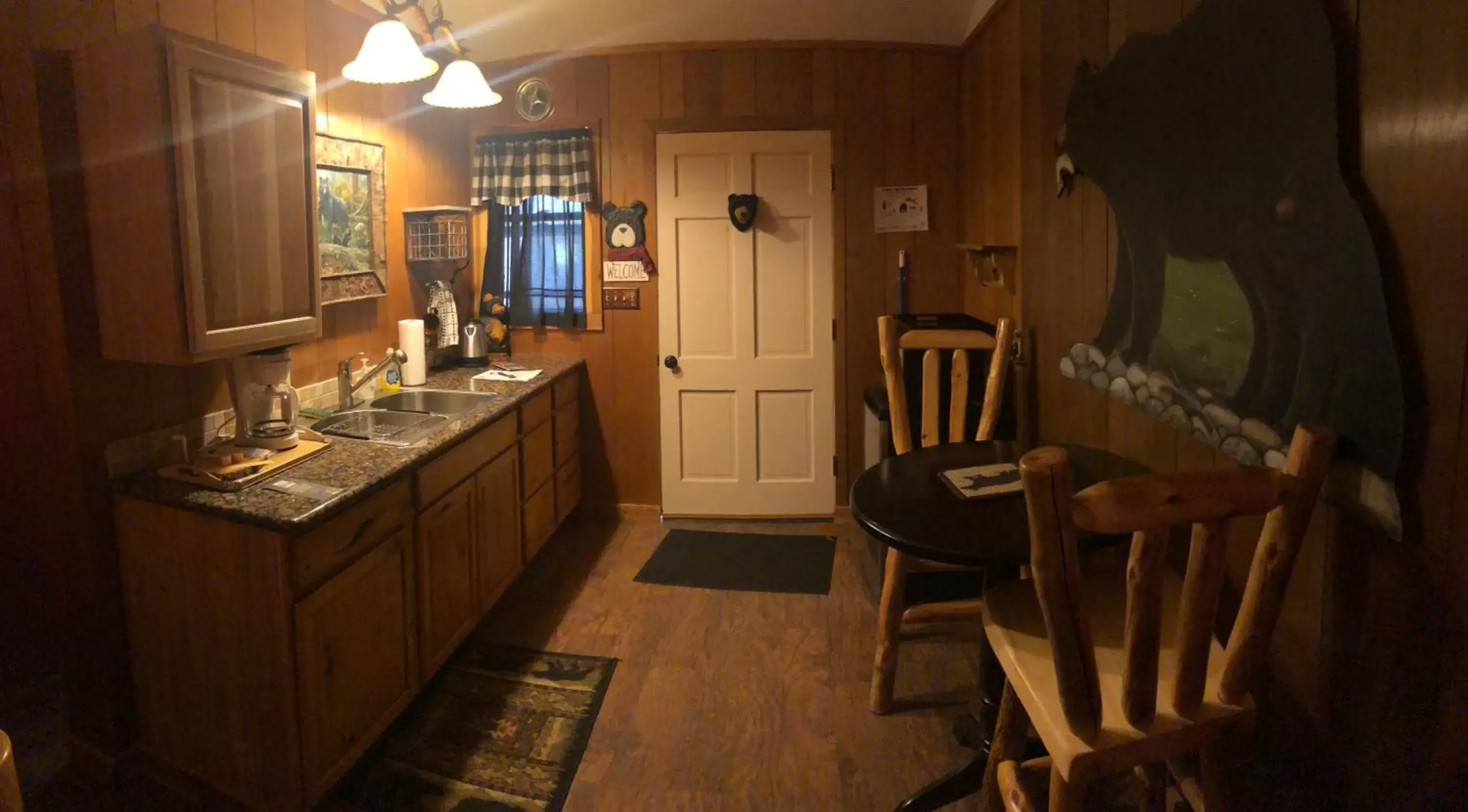 Kitchen/Kitchenette in The North Face Lodge