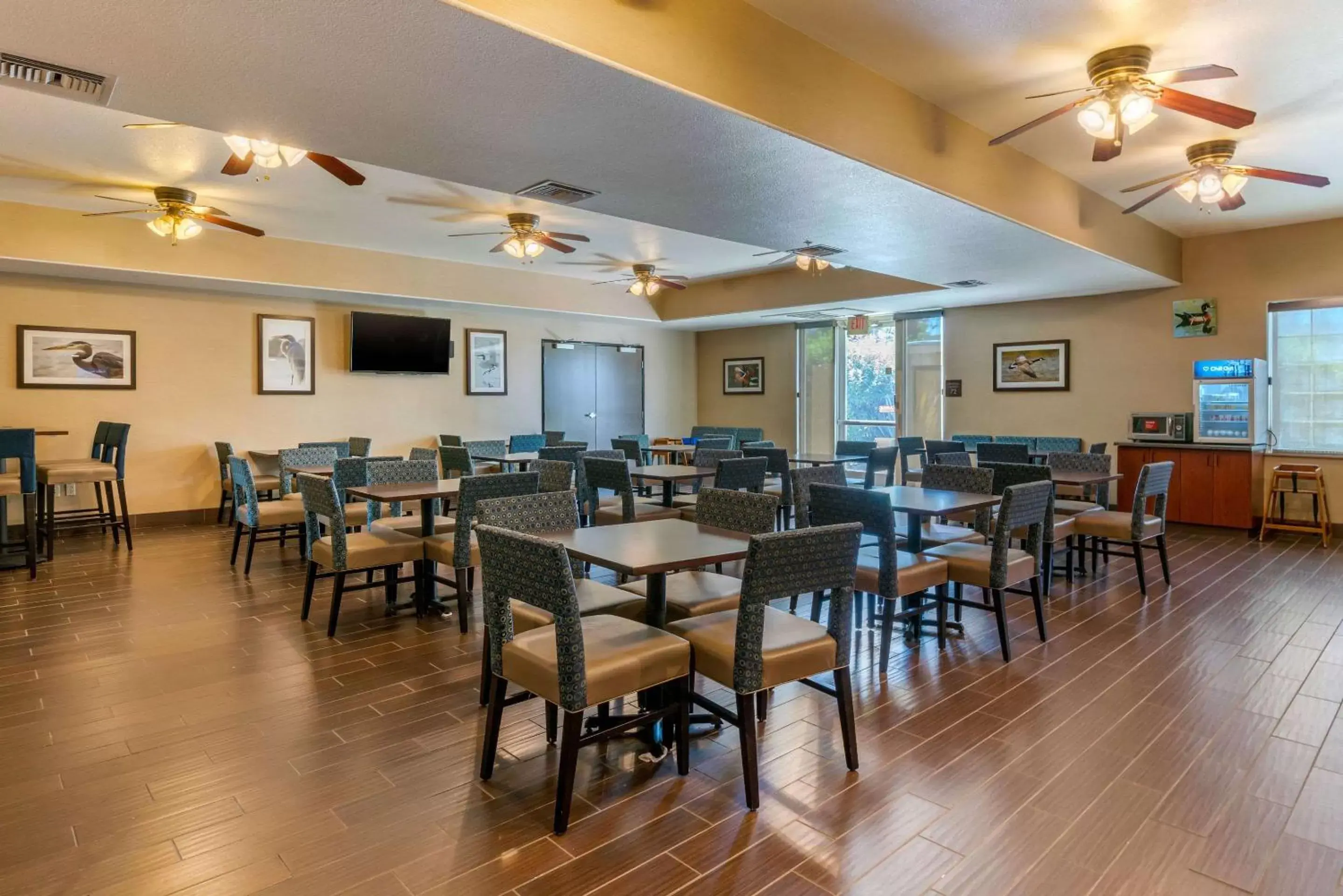 Restaurant/Places to Eat in Comfort Inn & Suites Galt – Lodi North