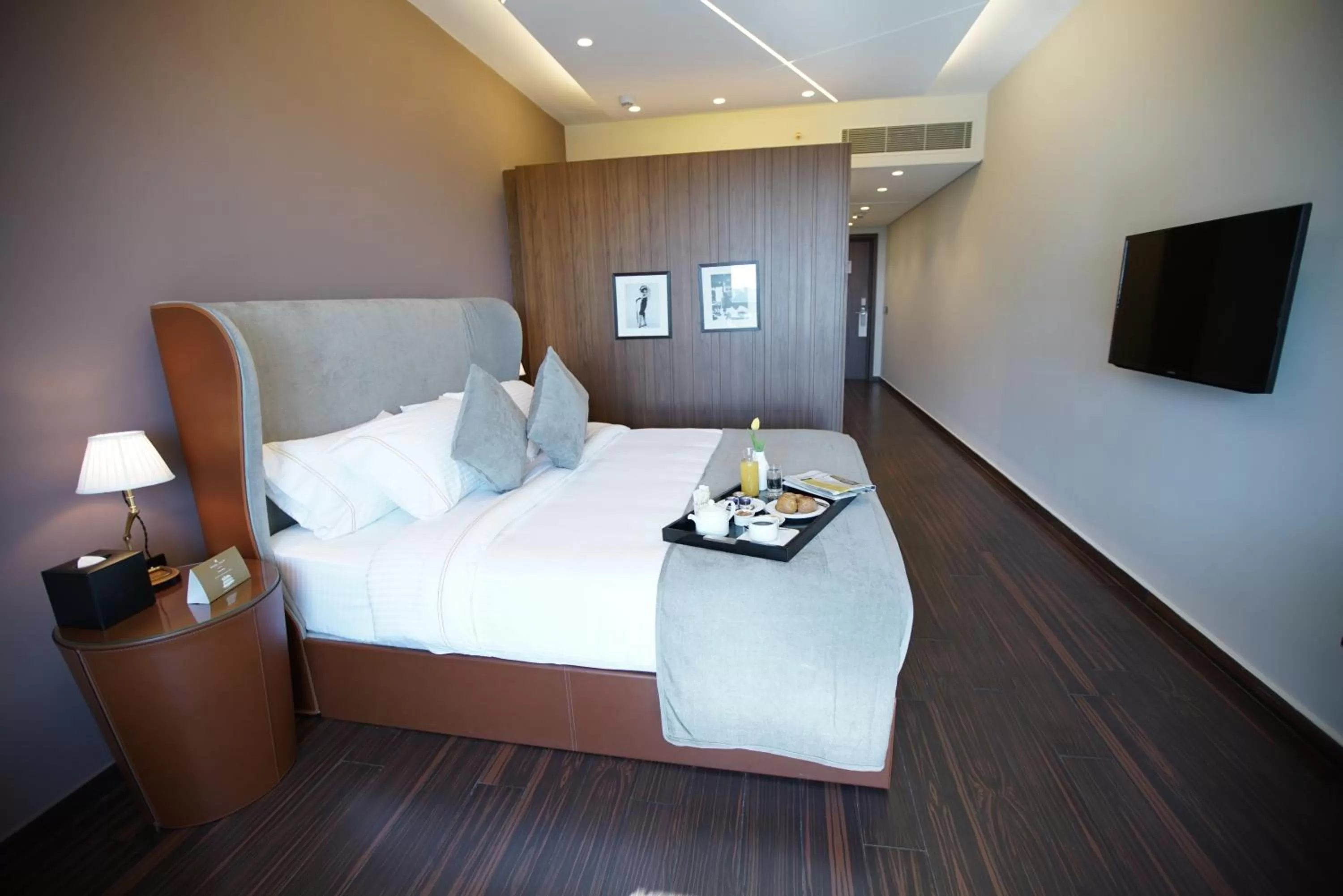 Bed in Royal Tulip Achrafieh