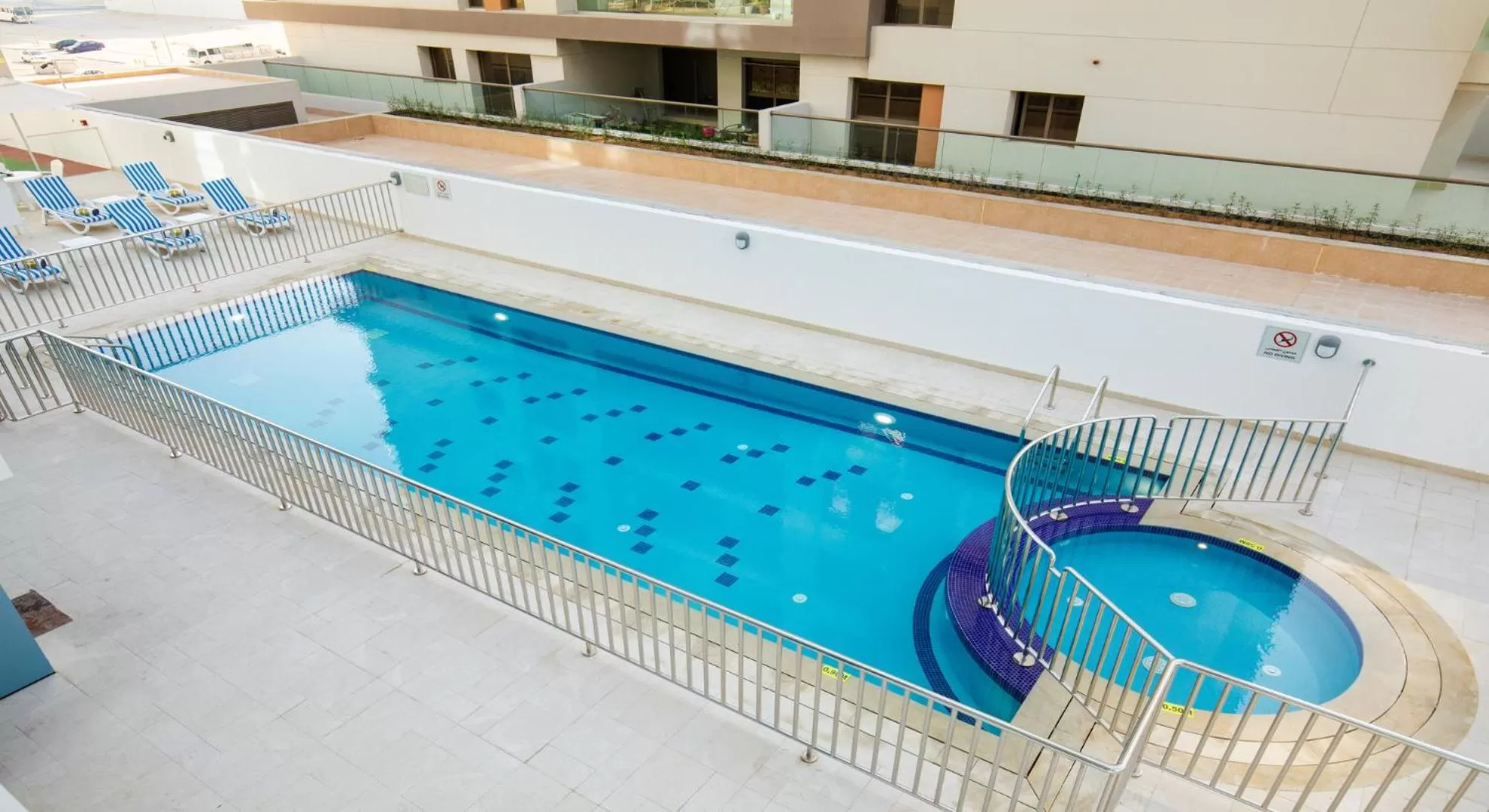 Swimming pool in Rose Executive Hotel - DWTC