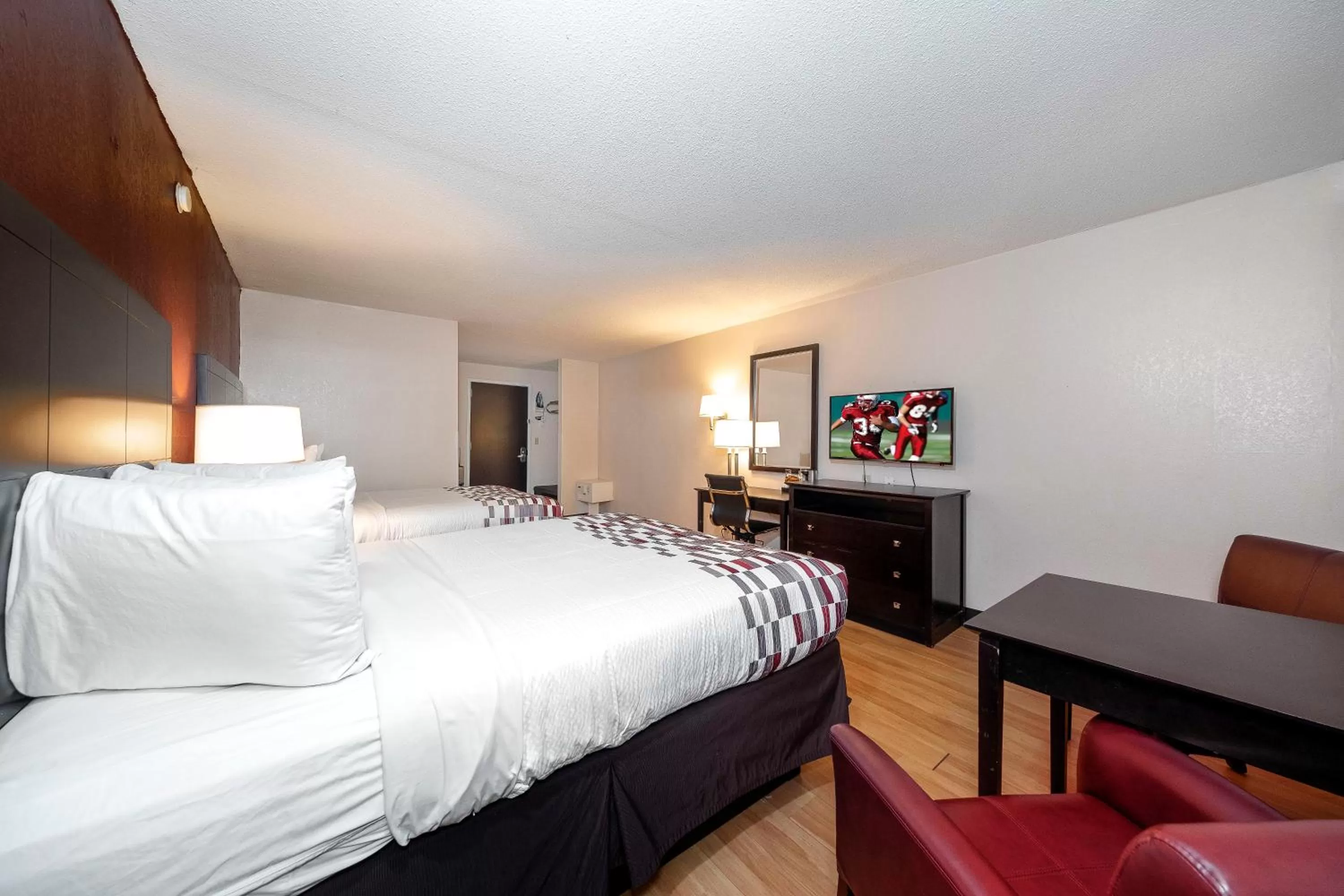 Bedroom, Bed in Red Roof Inn Lumberton