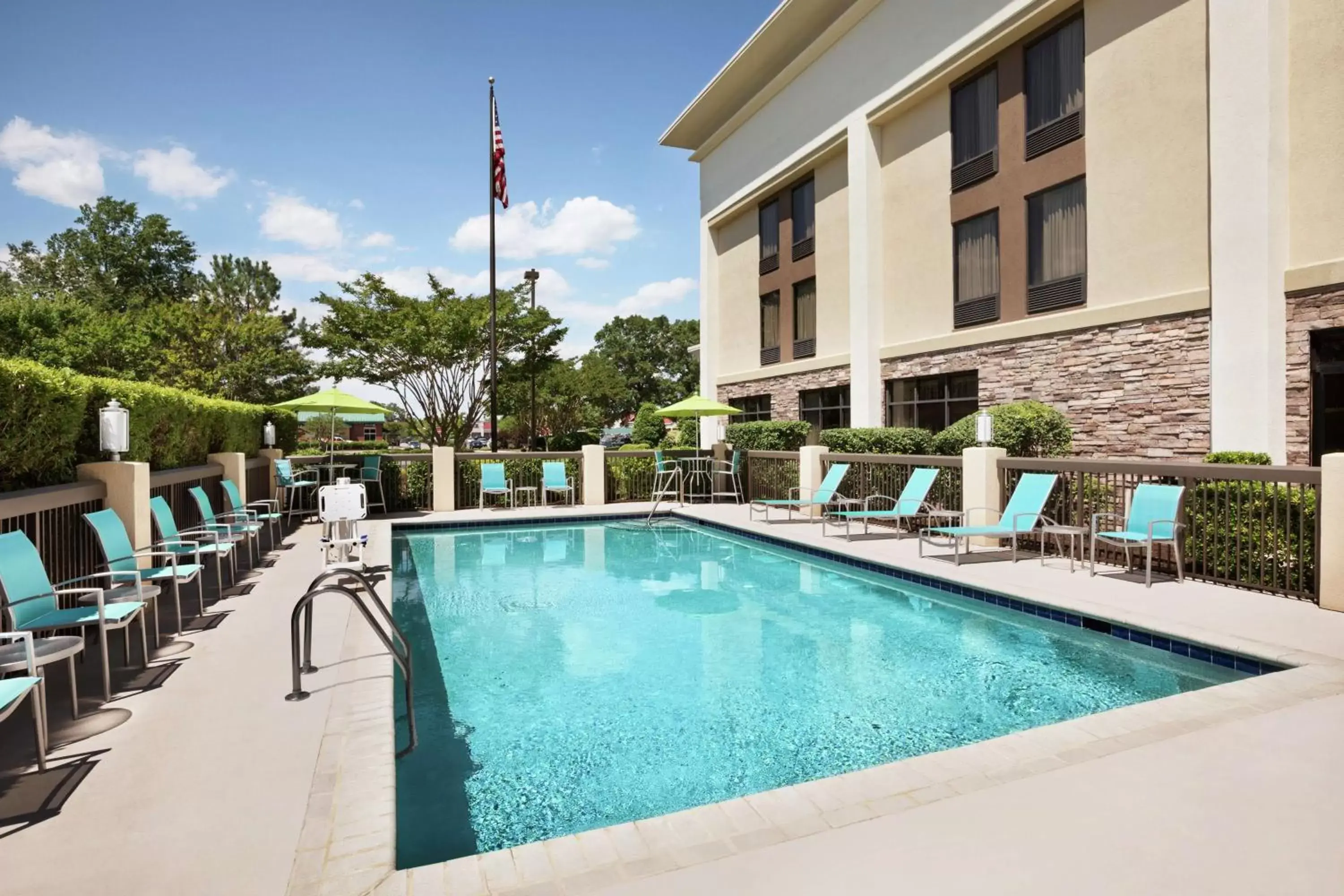 Pool view, Swimming Pool in Hampton Inn Richmond/Ashland