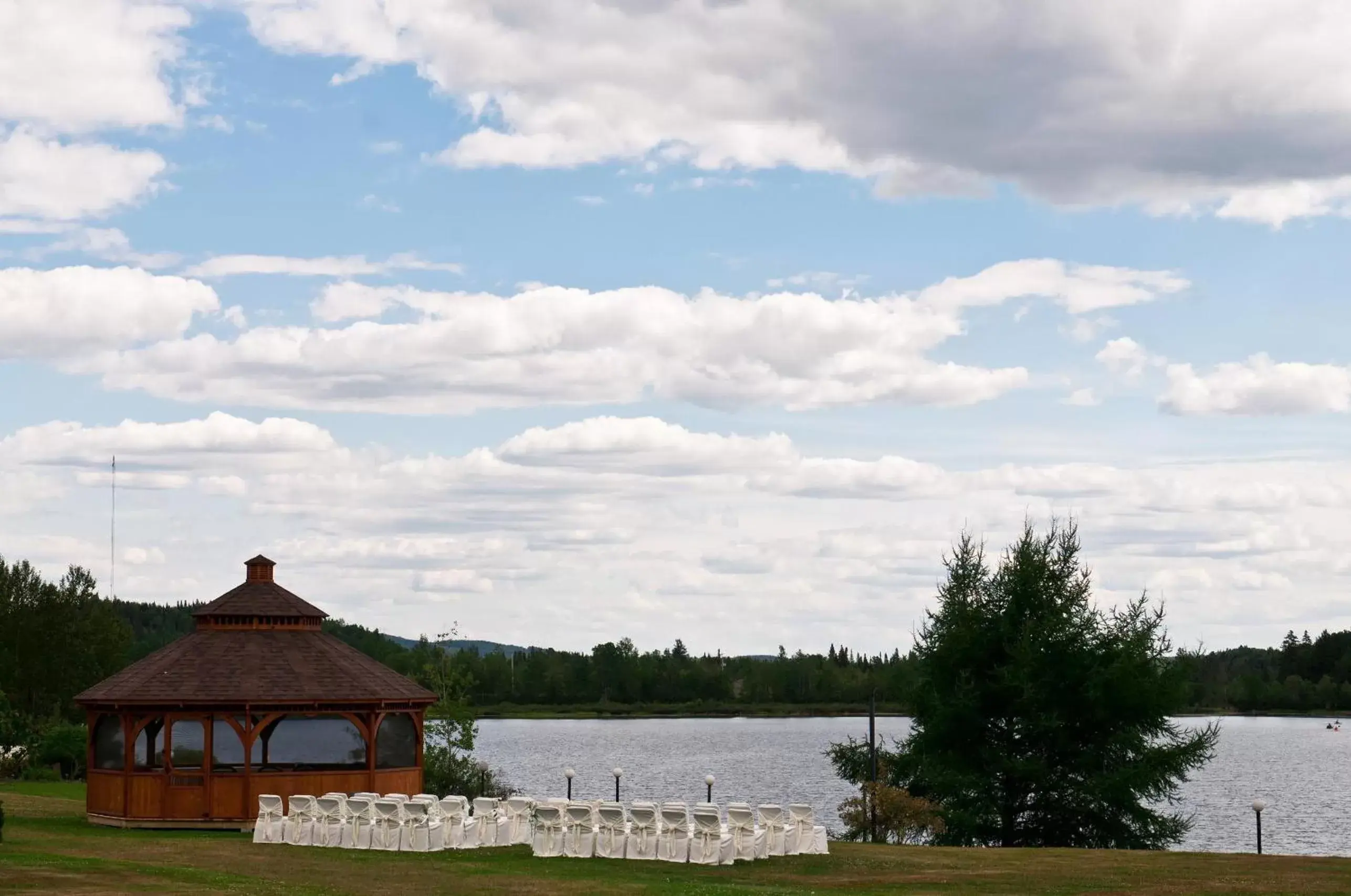 Banquet/Function facilities in Le Manoir Du Lac DeLage