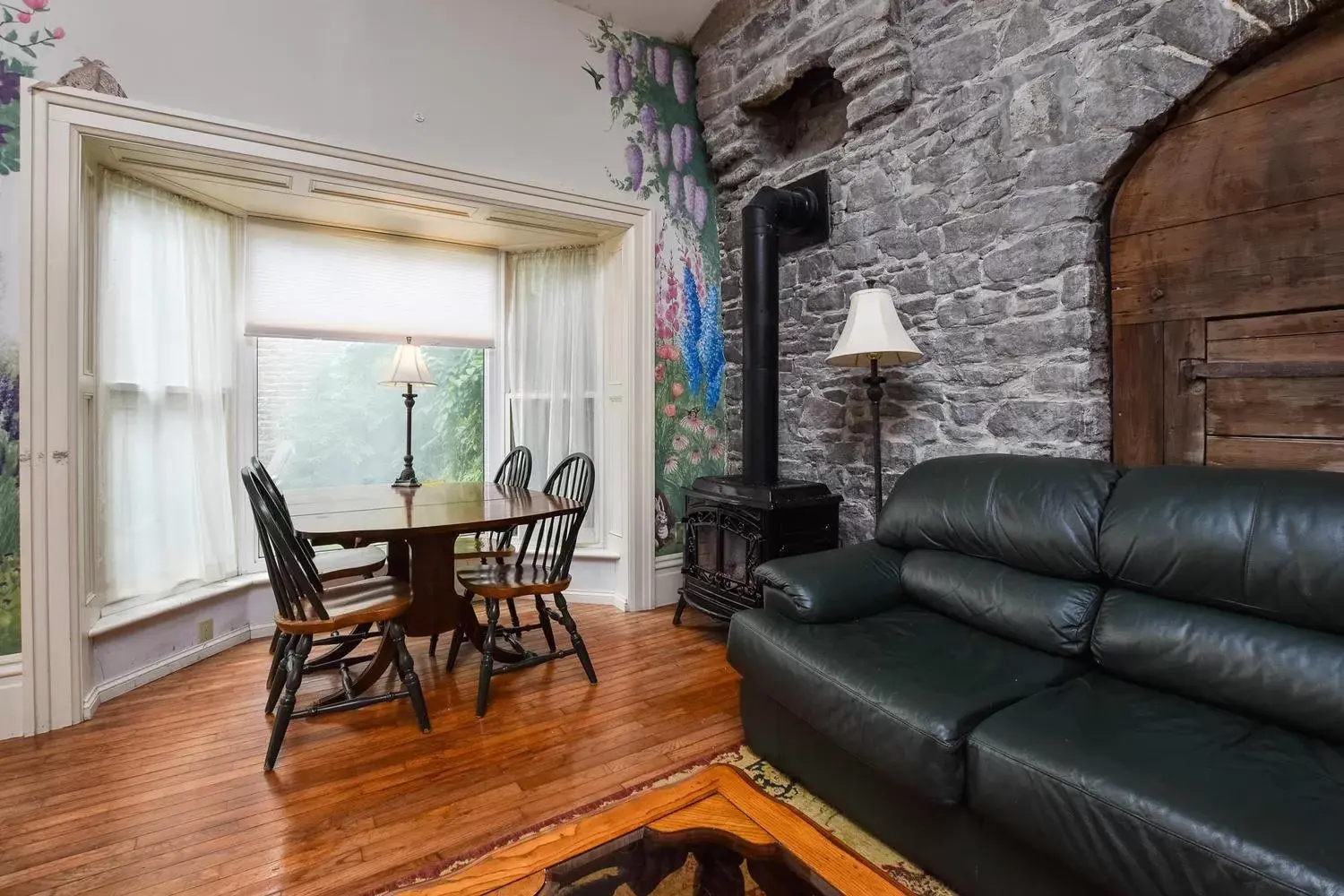 Dining Area in The Noble Waterfront Apartment Suites