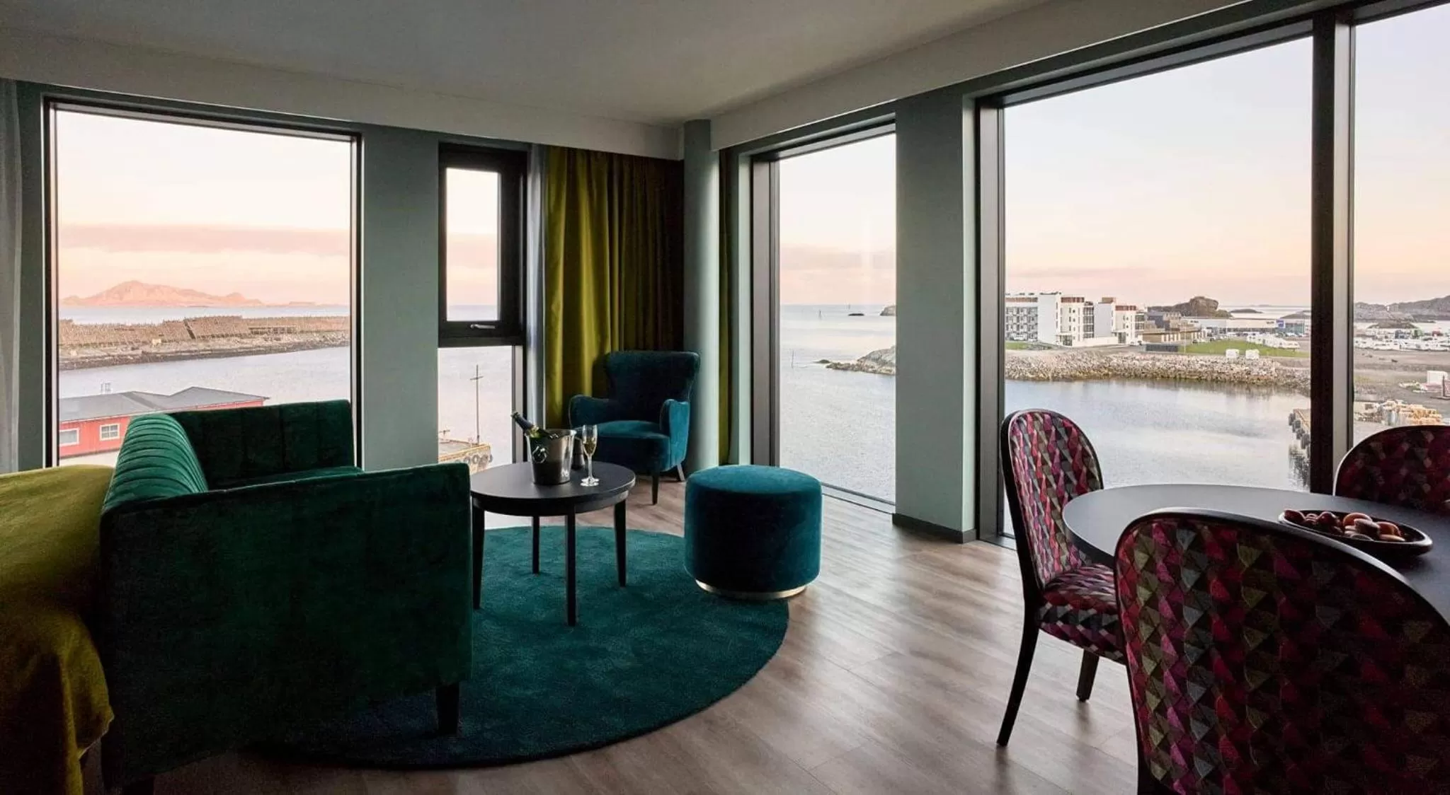 Seating area in Thon Hotel Svolvær