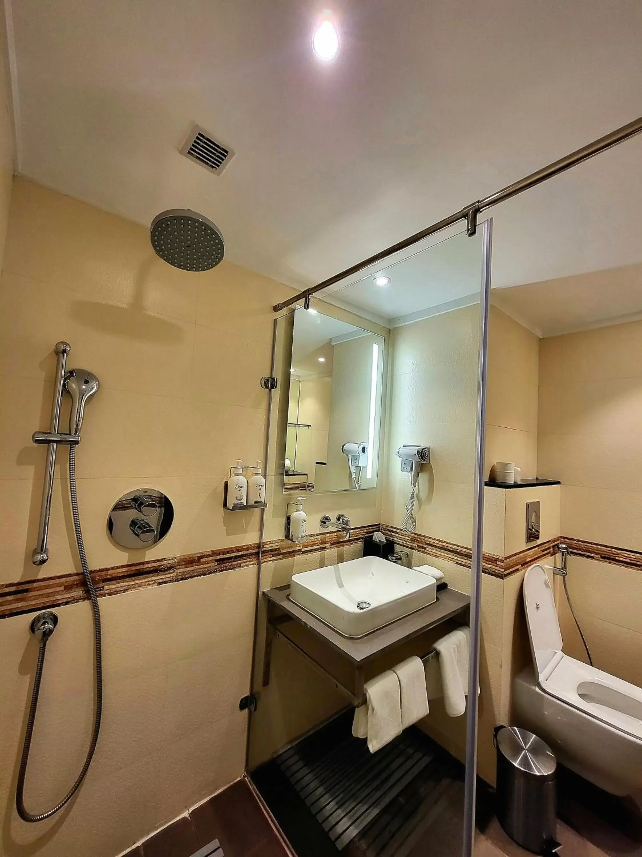 Shower, Bathroom in Holiday Inn Express & Suites Jaipur Gopalpura