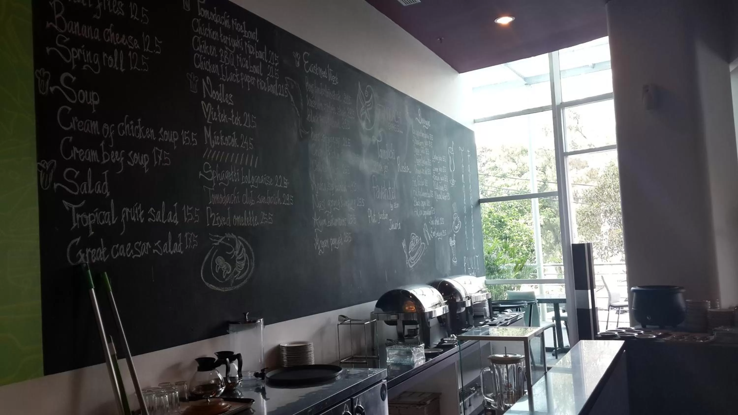 Restaurant/places to eat in favehotel Pluit Junction