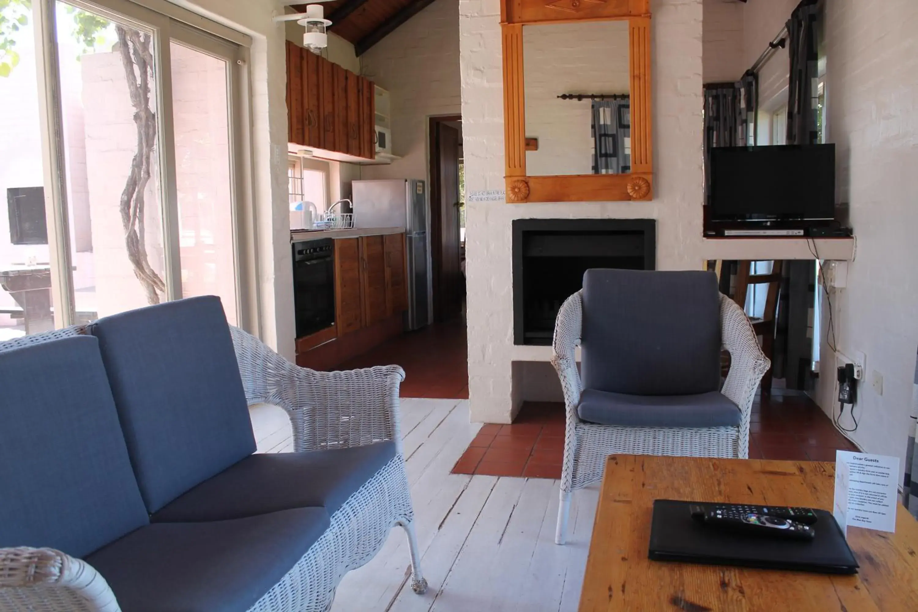 Living room, Seating Area in Blue Bay Lodge