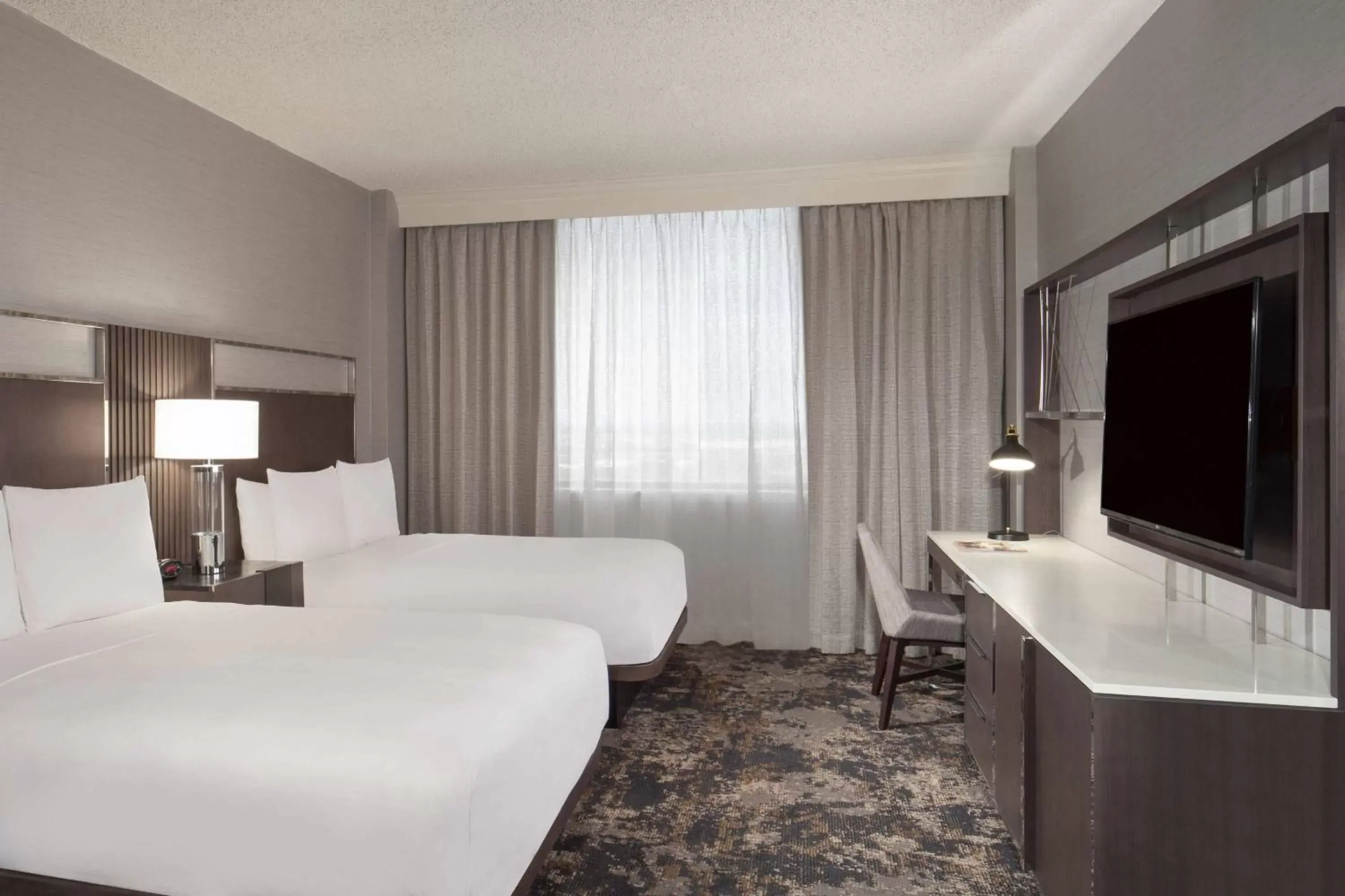 Photo of the whole room, Bed in Dallas/Fort Worth Airport Marriott