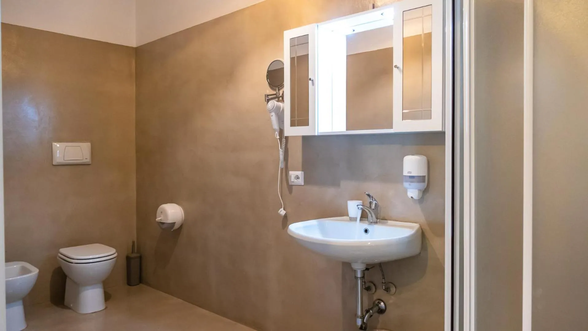 Bathroom in Hotel Venezia Park - ENJOY HOLIDAY